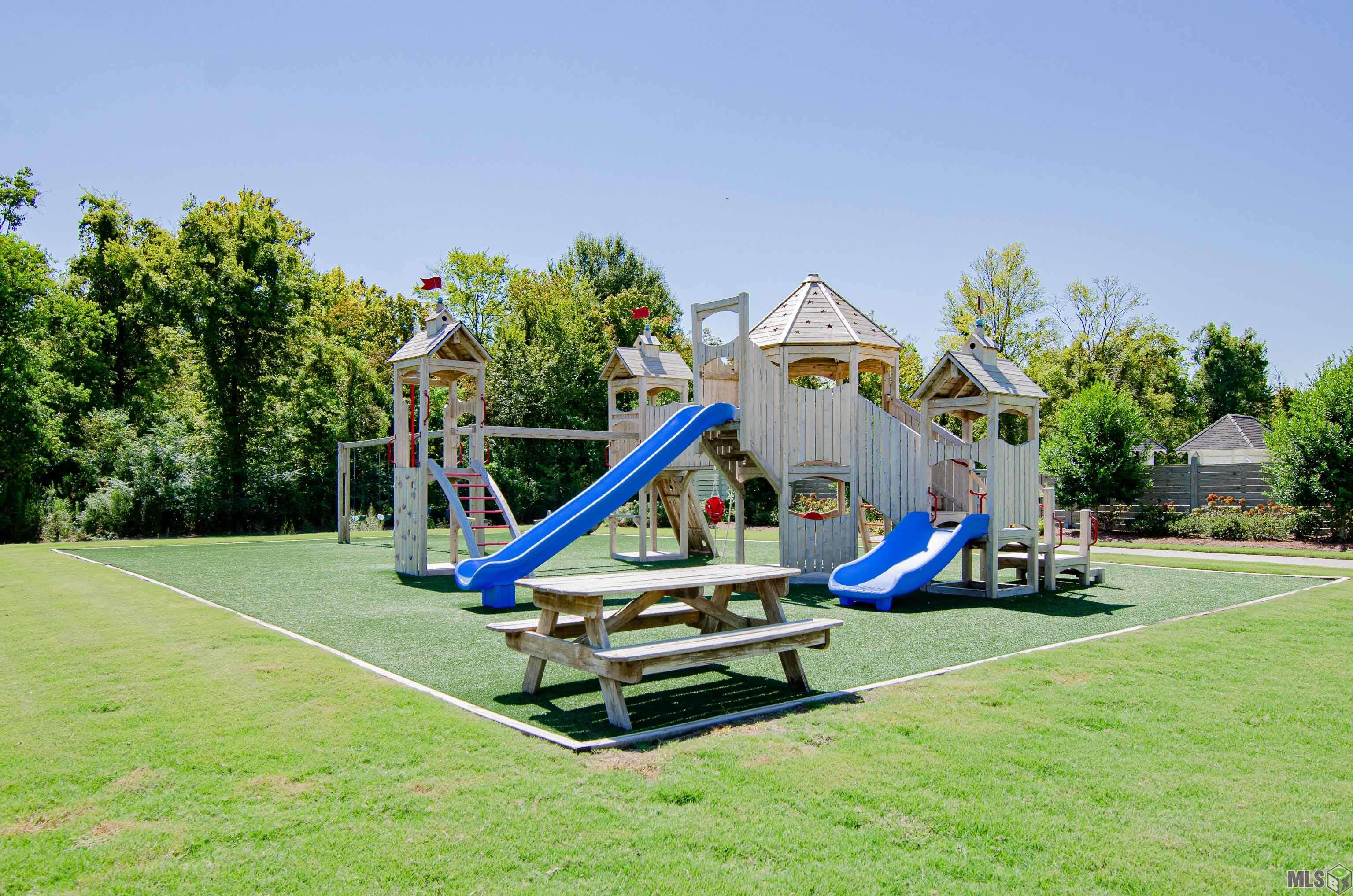 2736 POINTE-MARIE DR, Baton Rouge, LA 70820