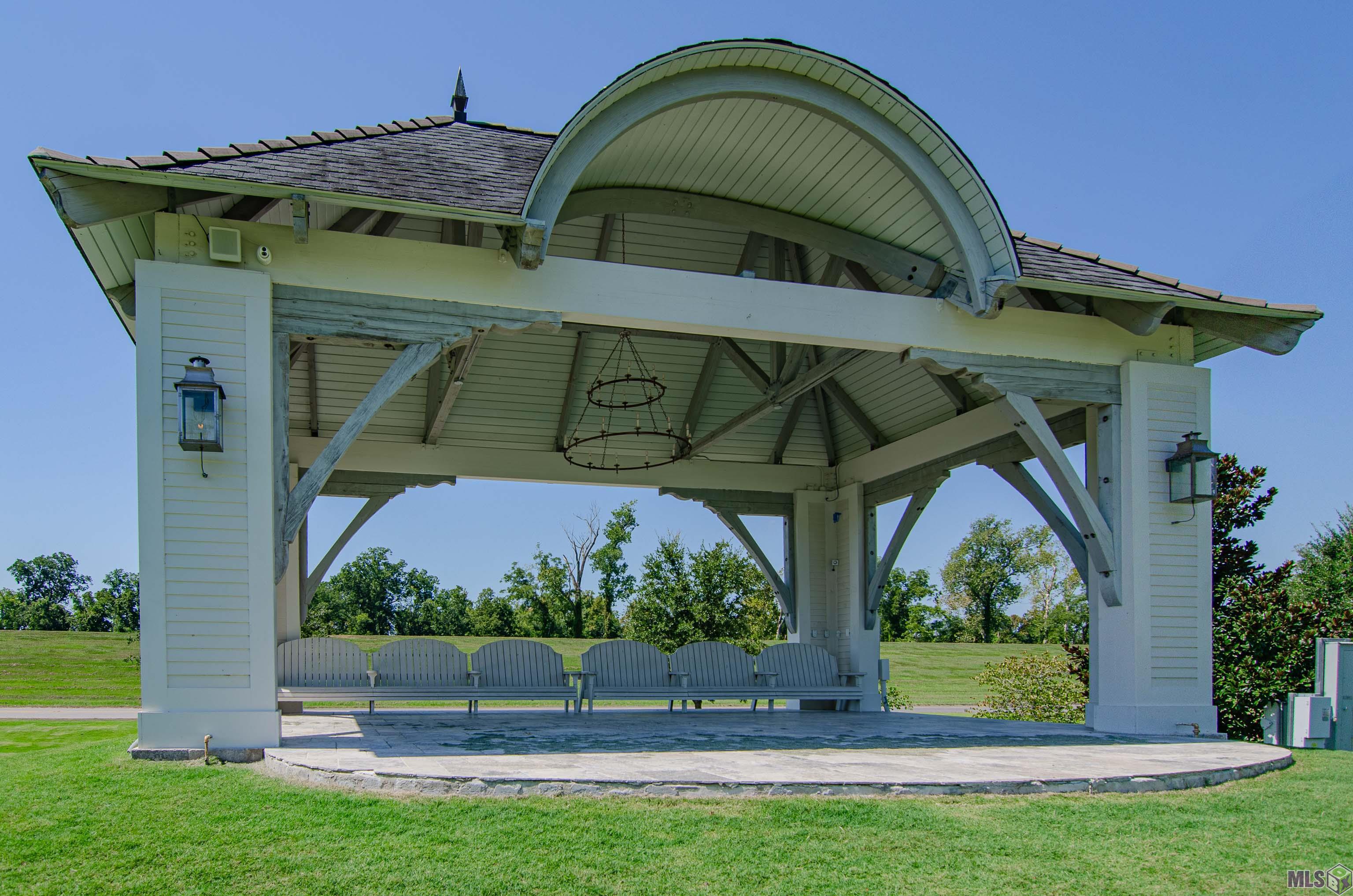 2736 POINTE-MARIE DR, Baton Rouge, LA 70820