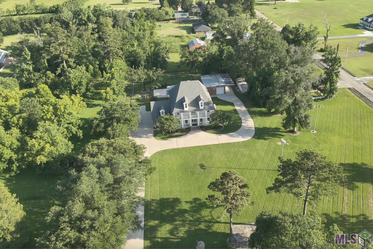 13427 Piney Pointe Road, Gonzales, LA 70737