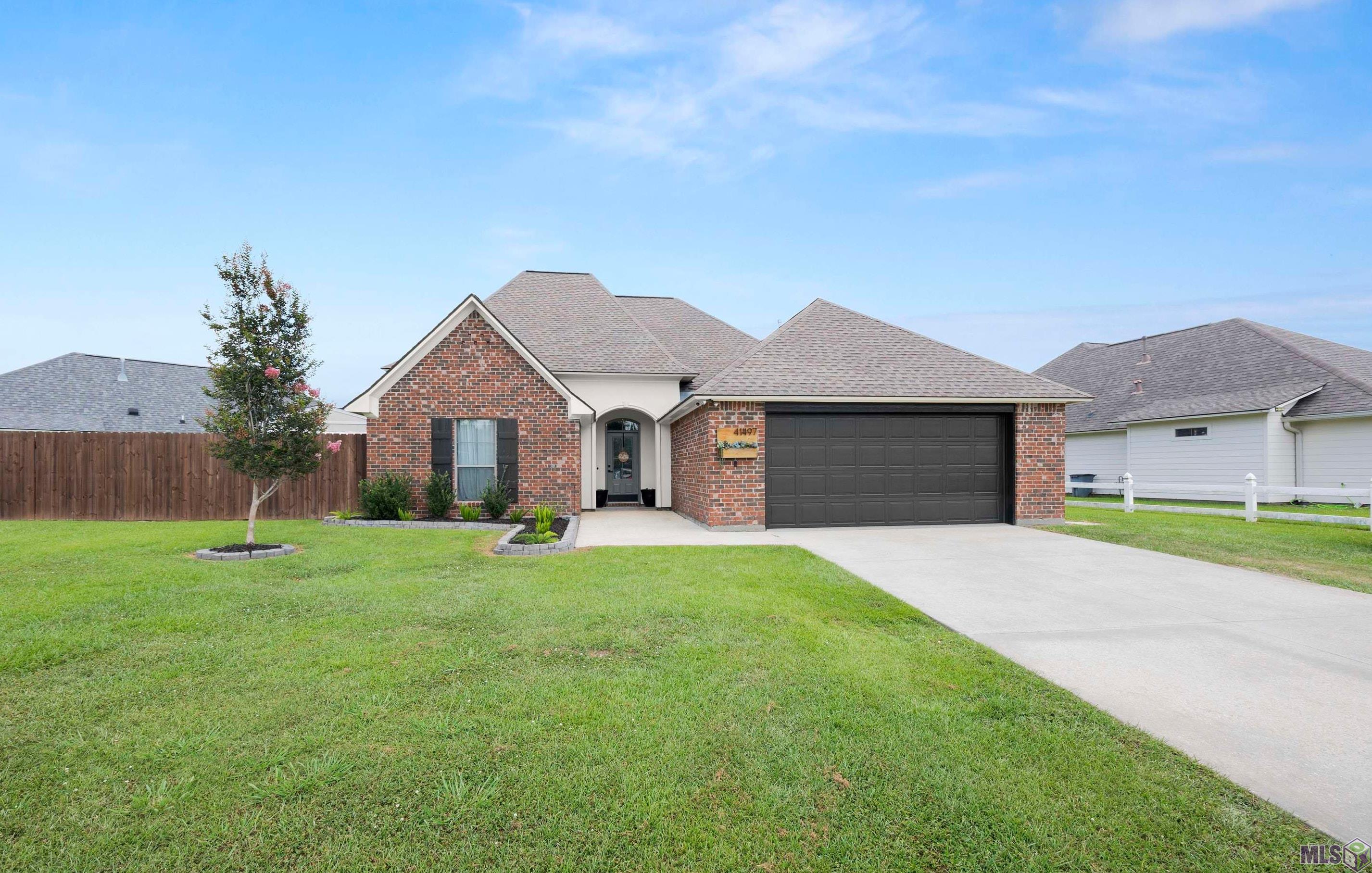 41497 HEARTHSTONE AVE, Prairieville, LA 70769