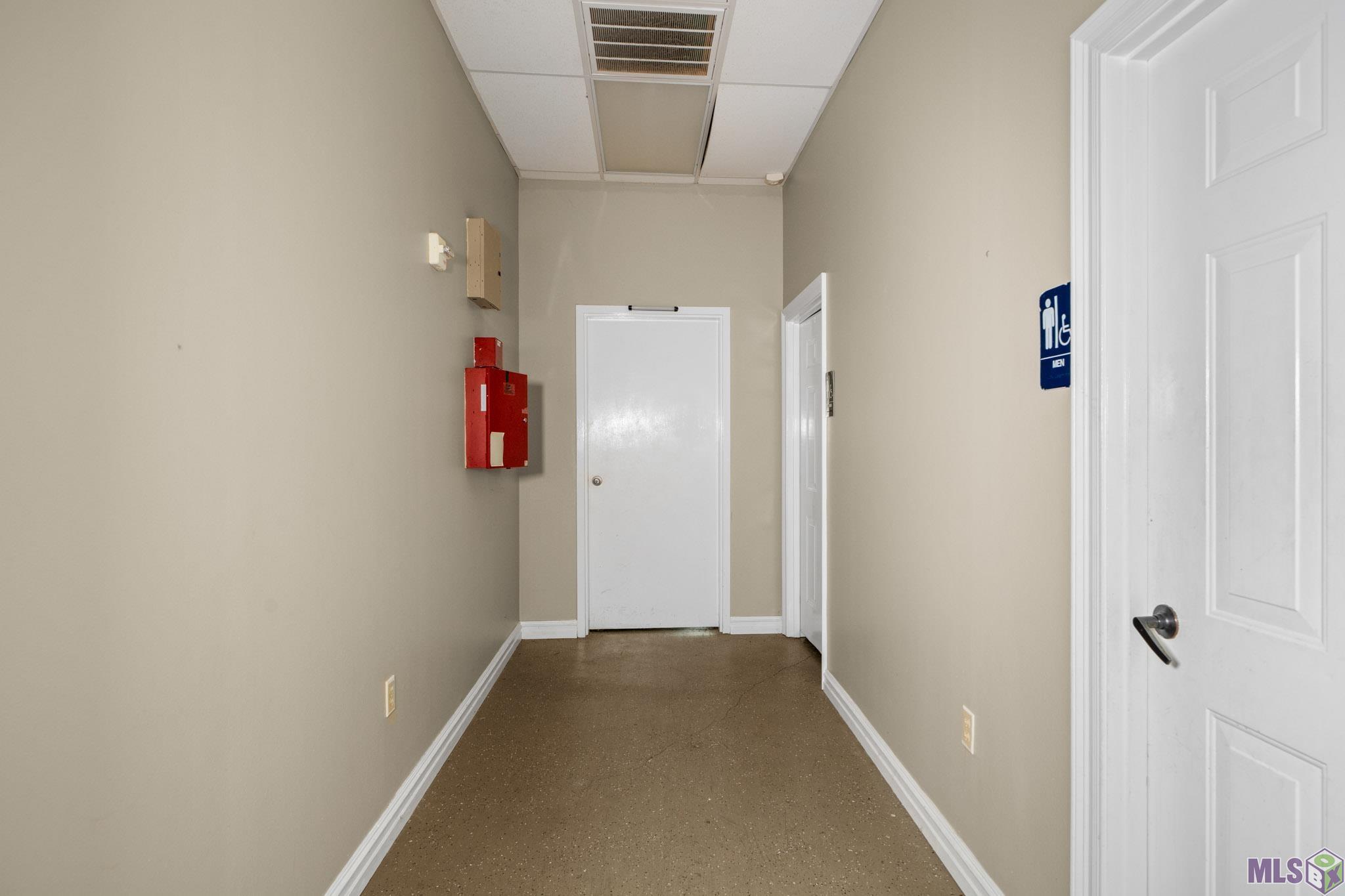 Photo 33