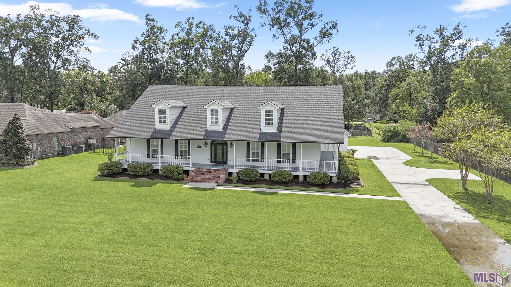 6323 OAK CLUSTER DR, Greenwell Springs, LA 70739
