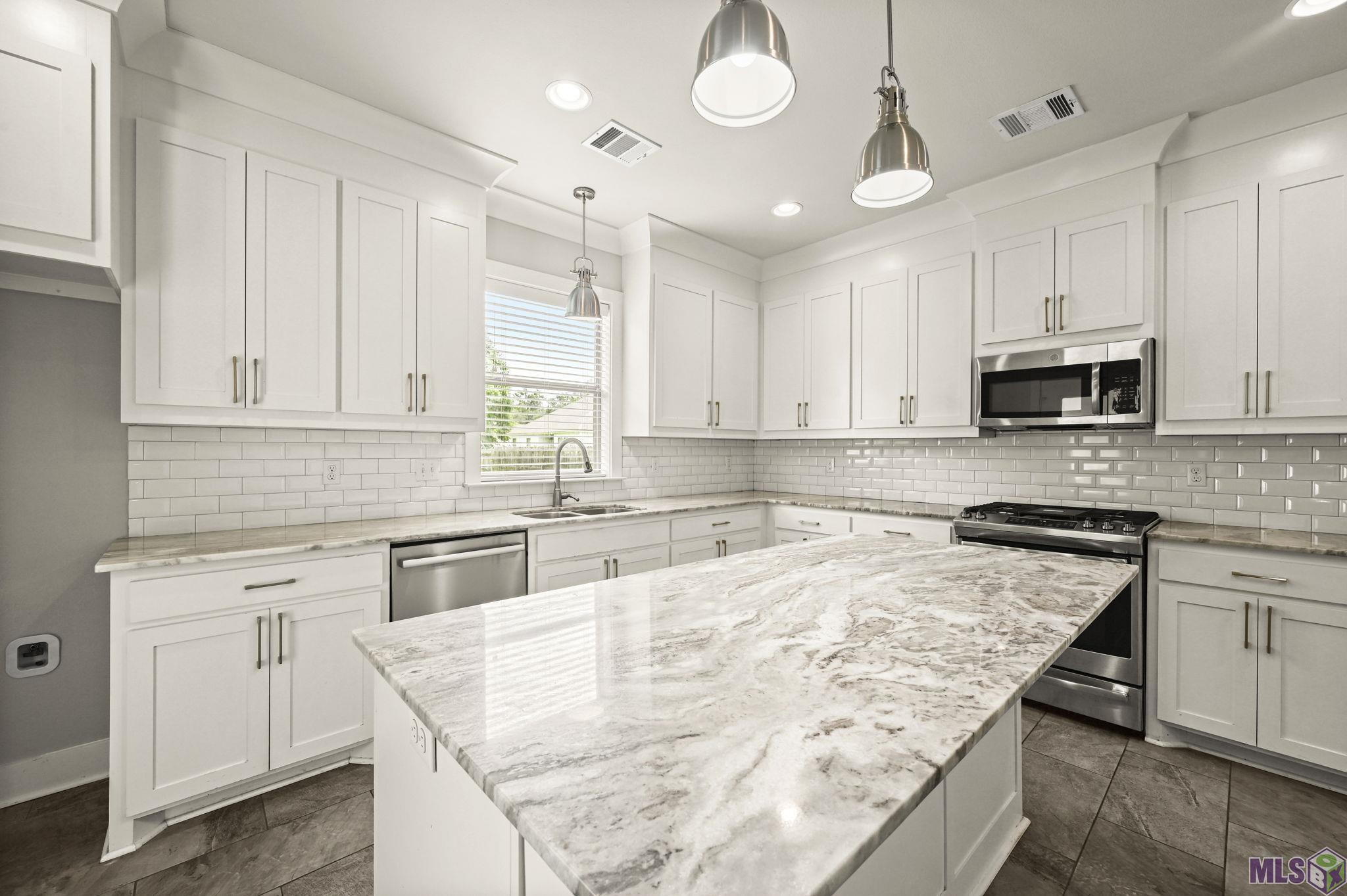 35950 CANE MARKET RD, Denham Springs, LA 70706
