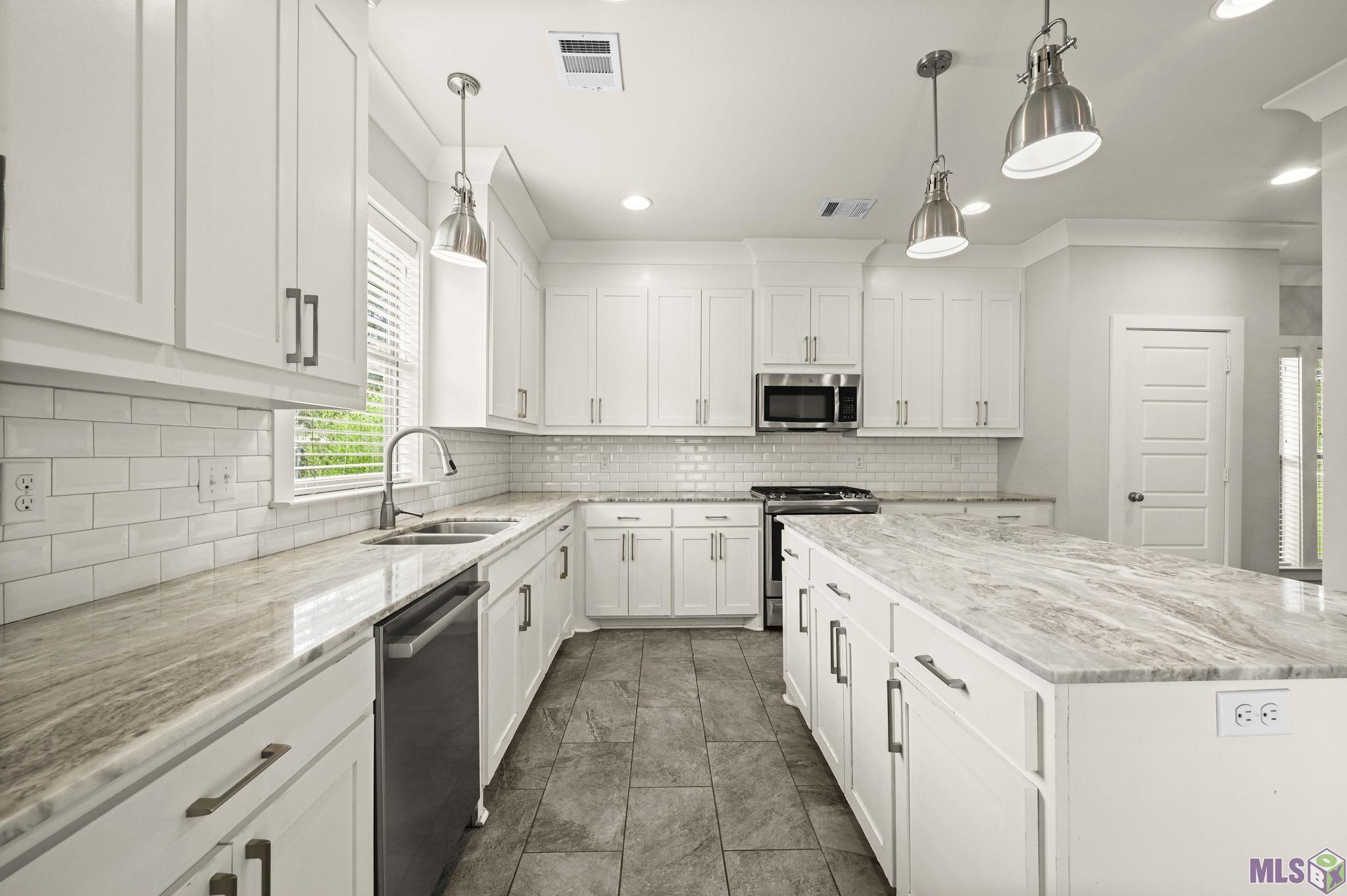 35950 CANE MARKET RD, Denham Springs, LA 70706