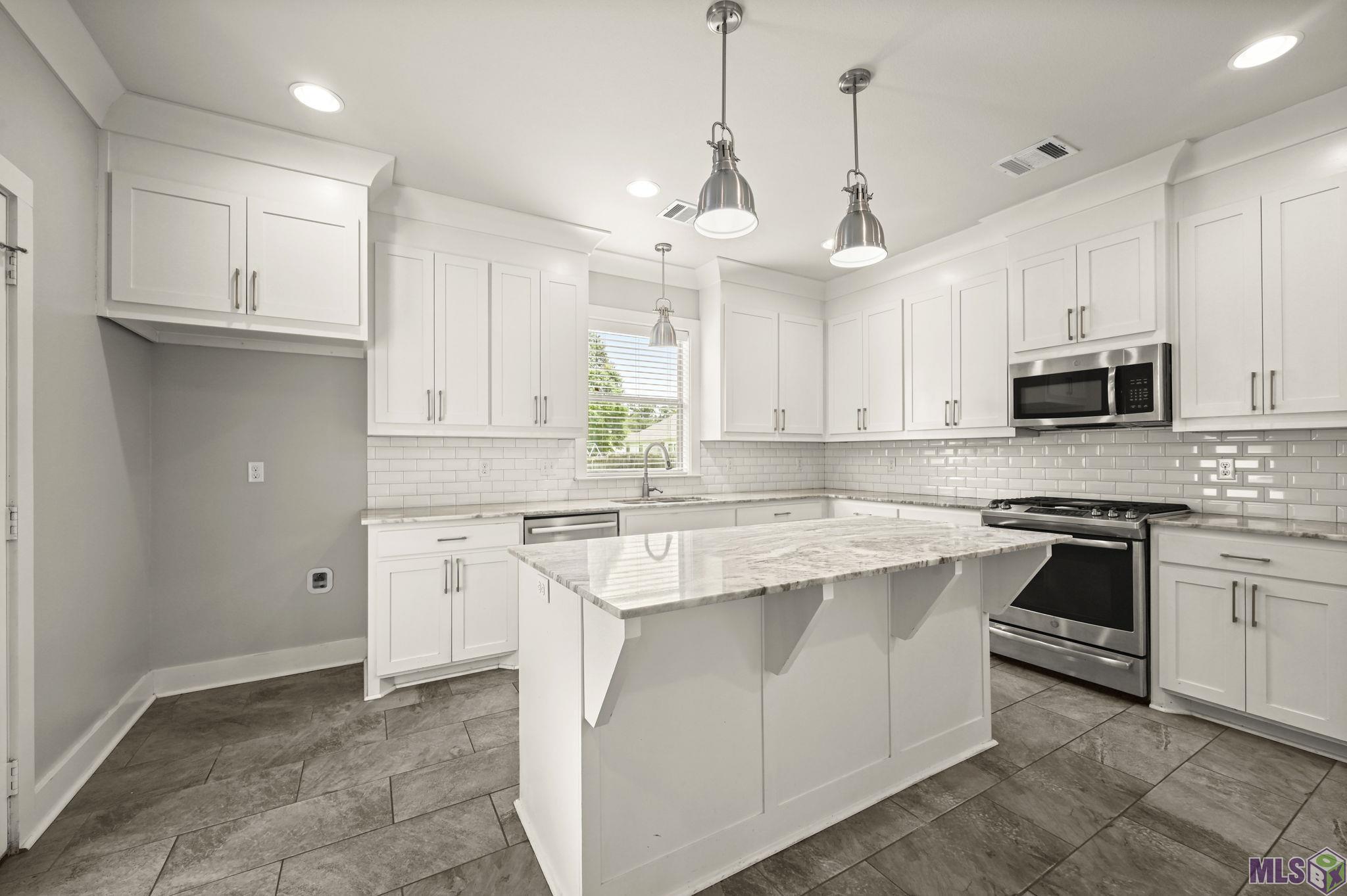 35950 CANE MARKET RD, Denham Springs, LA 70706