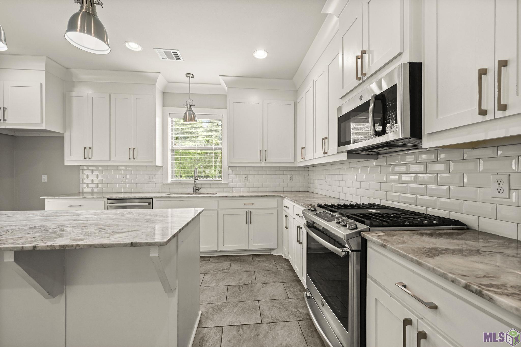 35950 CANE MARKET RD, Denham Springs, LA 70706