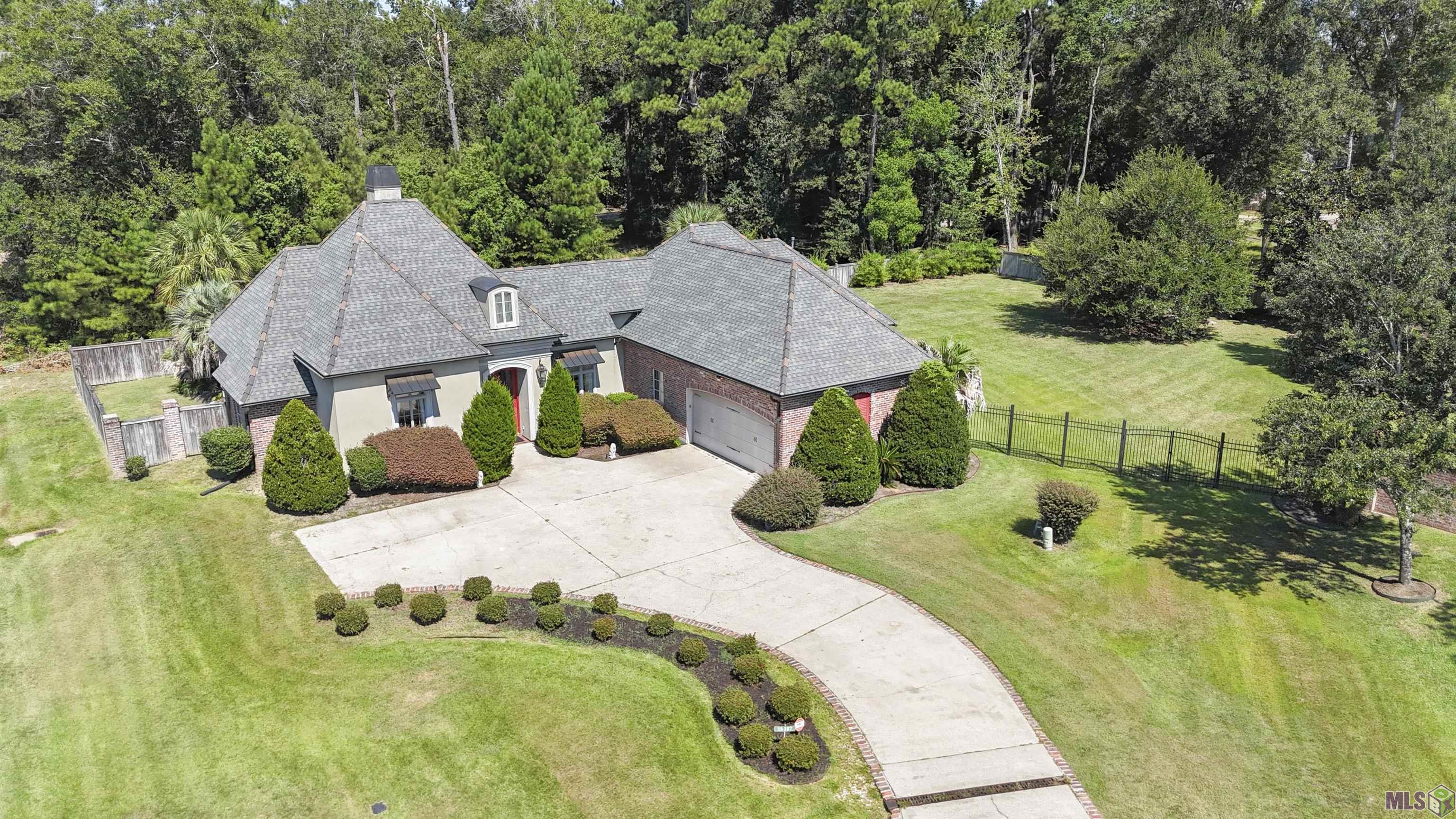 19307 COUNTRY CLUB LN, Hammond, LA 70401