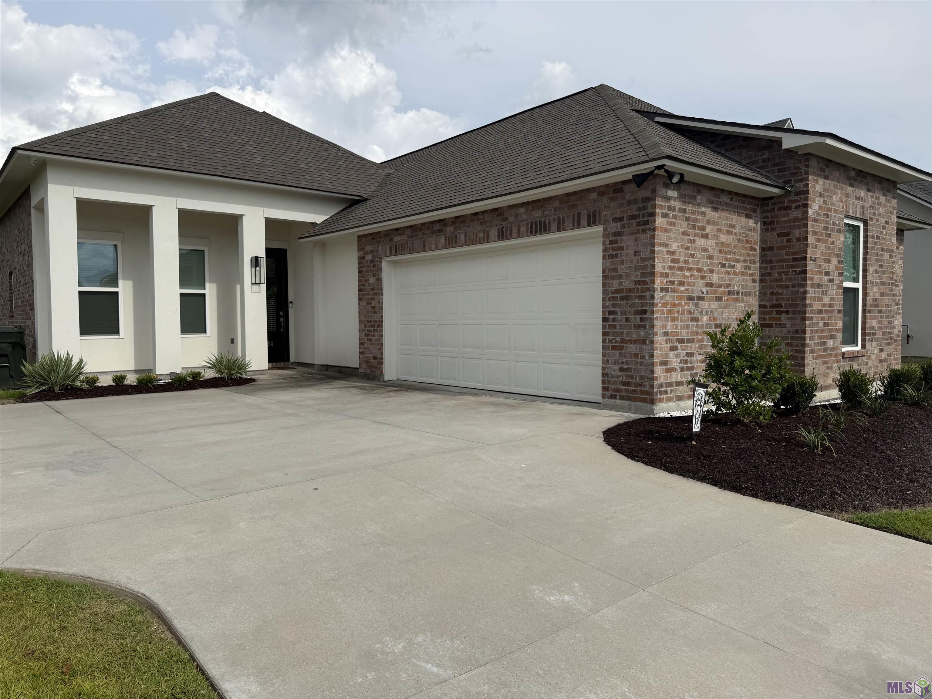 14024 TRAILHEAD DR, Gonzales, LA 70737