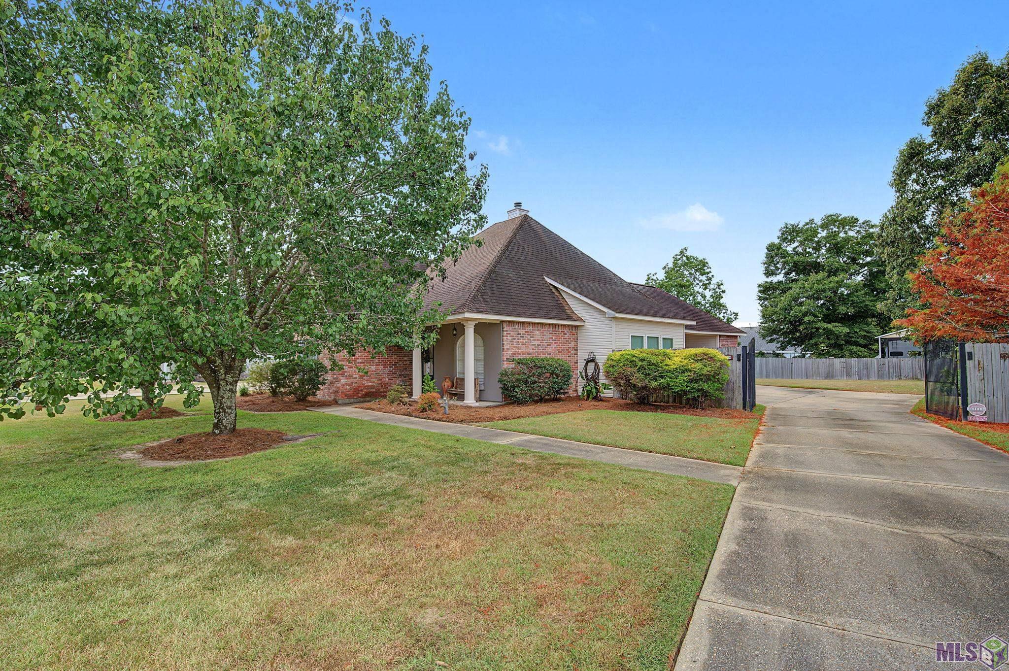 32804 FAULKNER DR, Denham Springs, LA 70706