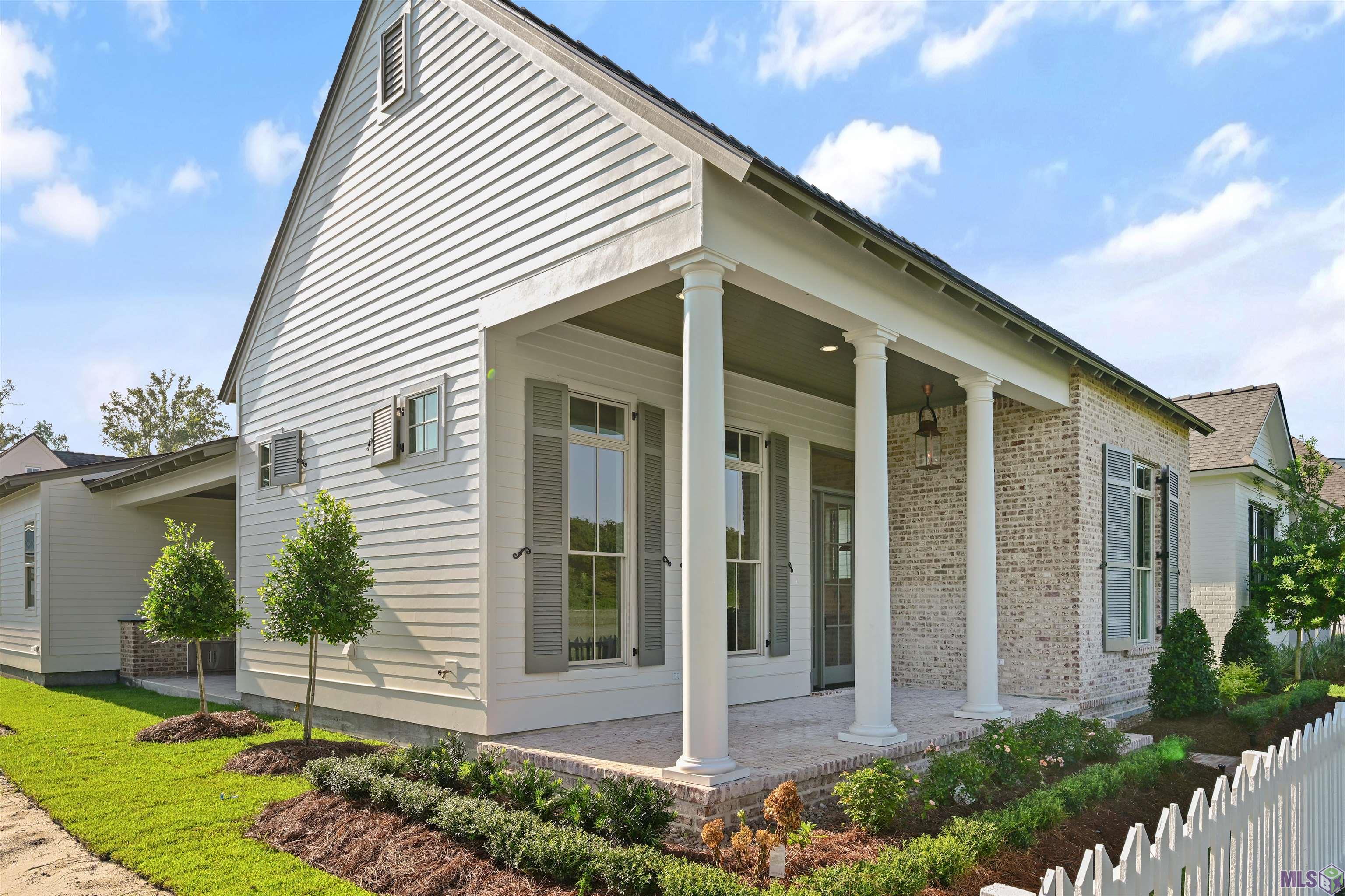 2849 COURTYARD LN, Baton Rouge, LA 70820