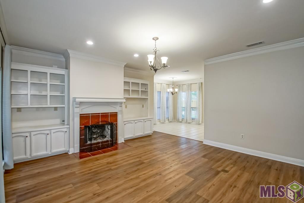9141 GARY DR, Denham Springs, LA 70726