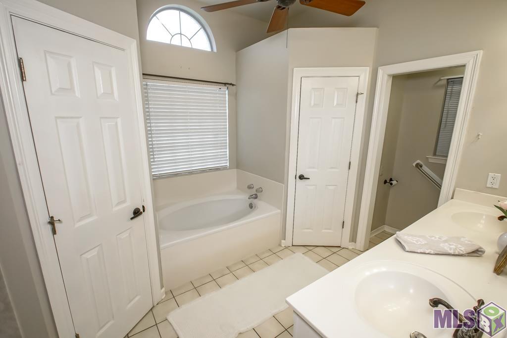 9141 GARY DR, Denham Springs, LA 70726