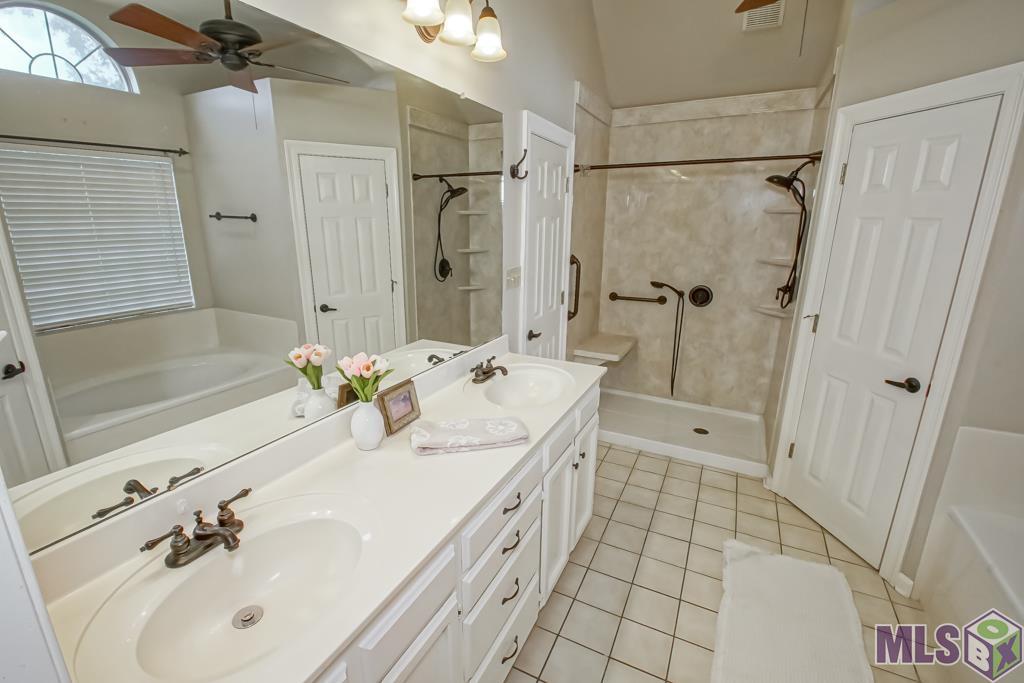 9141 GARY DR, Denham Springs, LA 70726