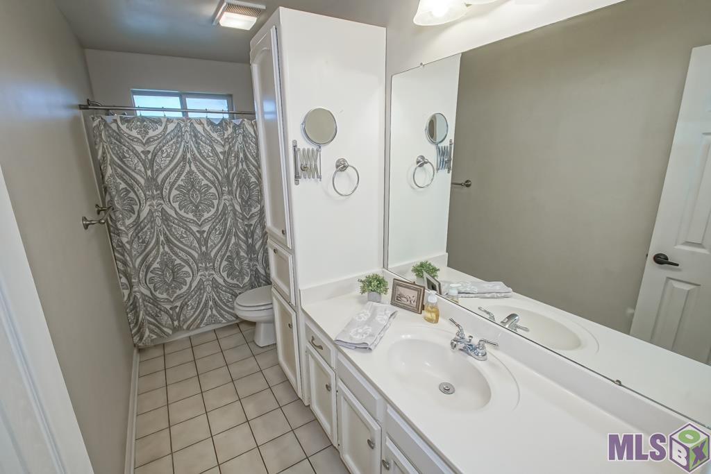 9141 GARY DR, Denham Springs, LA 70726
