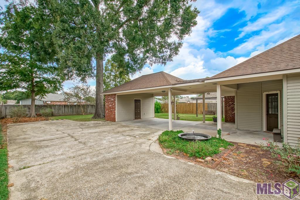9141 GARY DR, Denham Springs, LA 70726