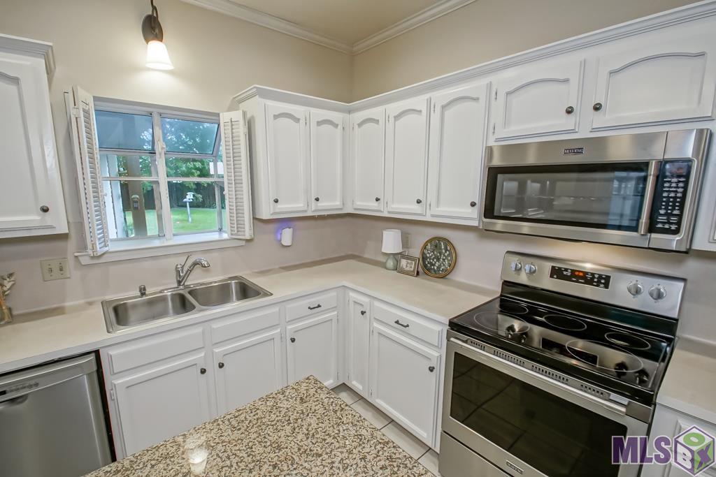 9141 GARY DR, Denham Springs, LA 70726