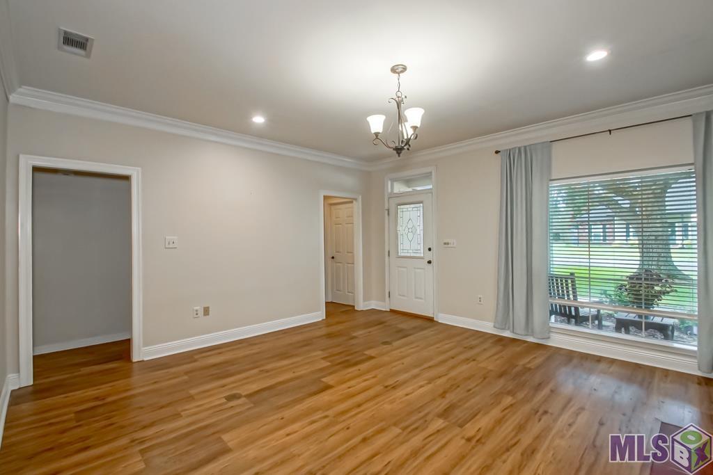 9141 GARY DR, Denham Springs, LA 70726