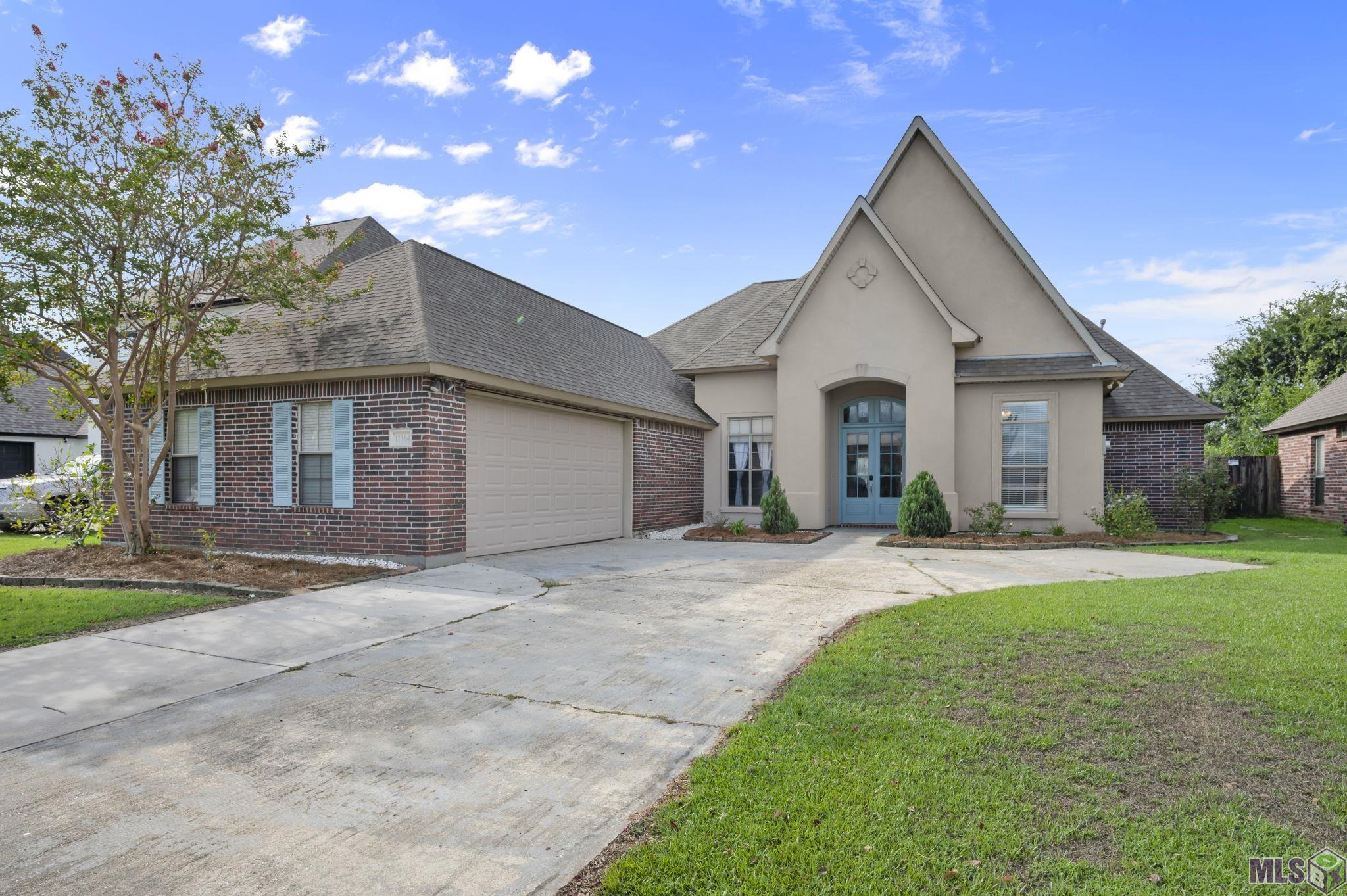 11364 PLEASANT KNOLL DR, Denham Springs, LA 70726