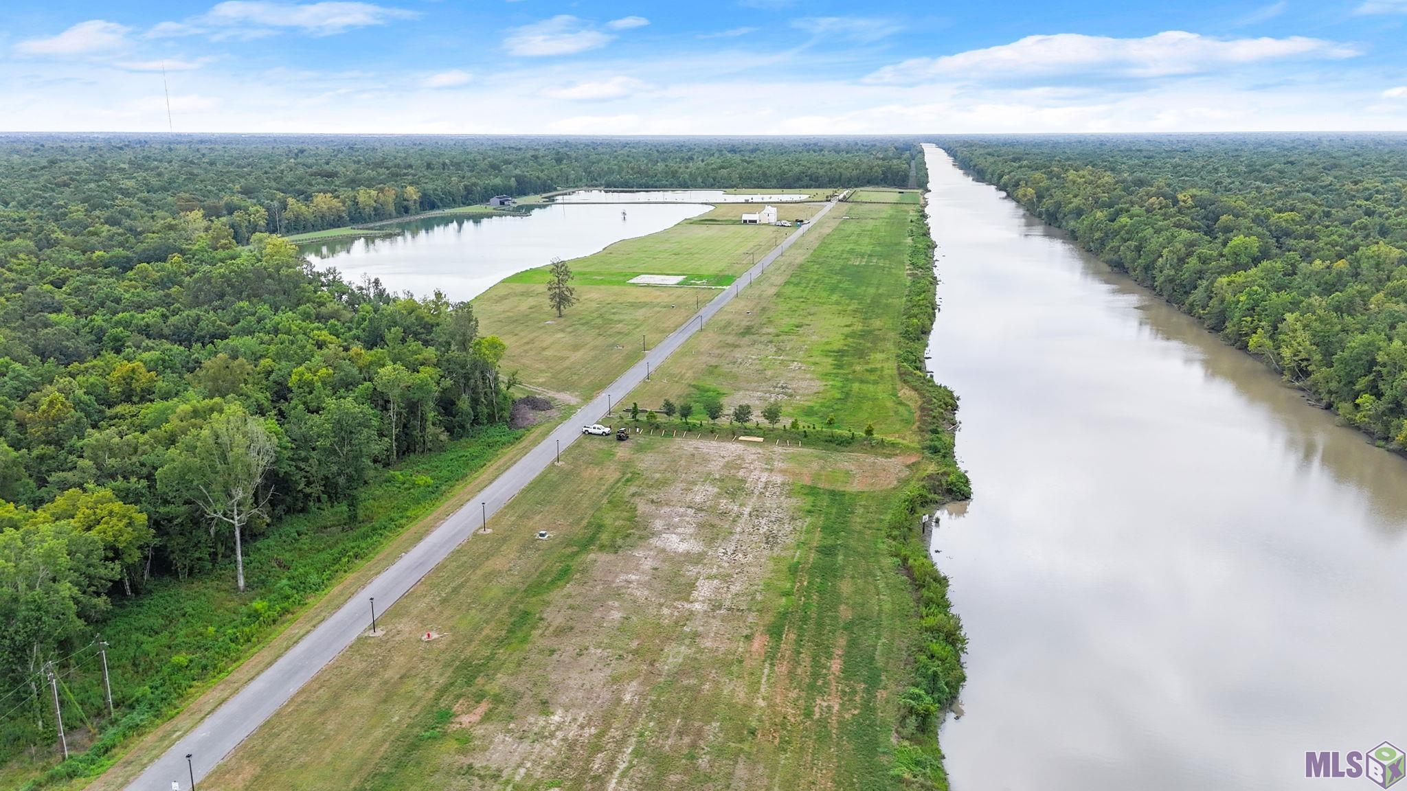 6046 MILL TOWN RD, Brusly, LA 70719