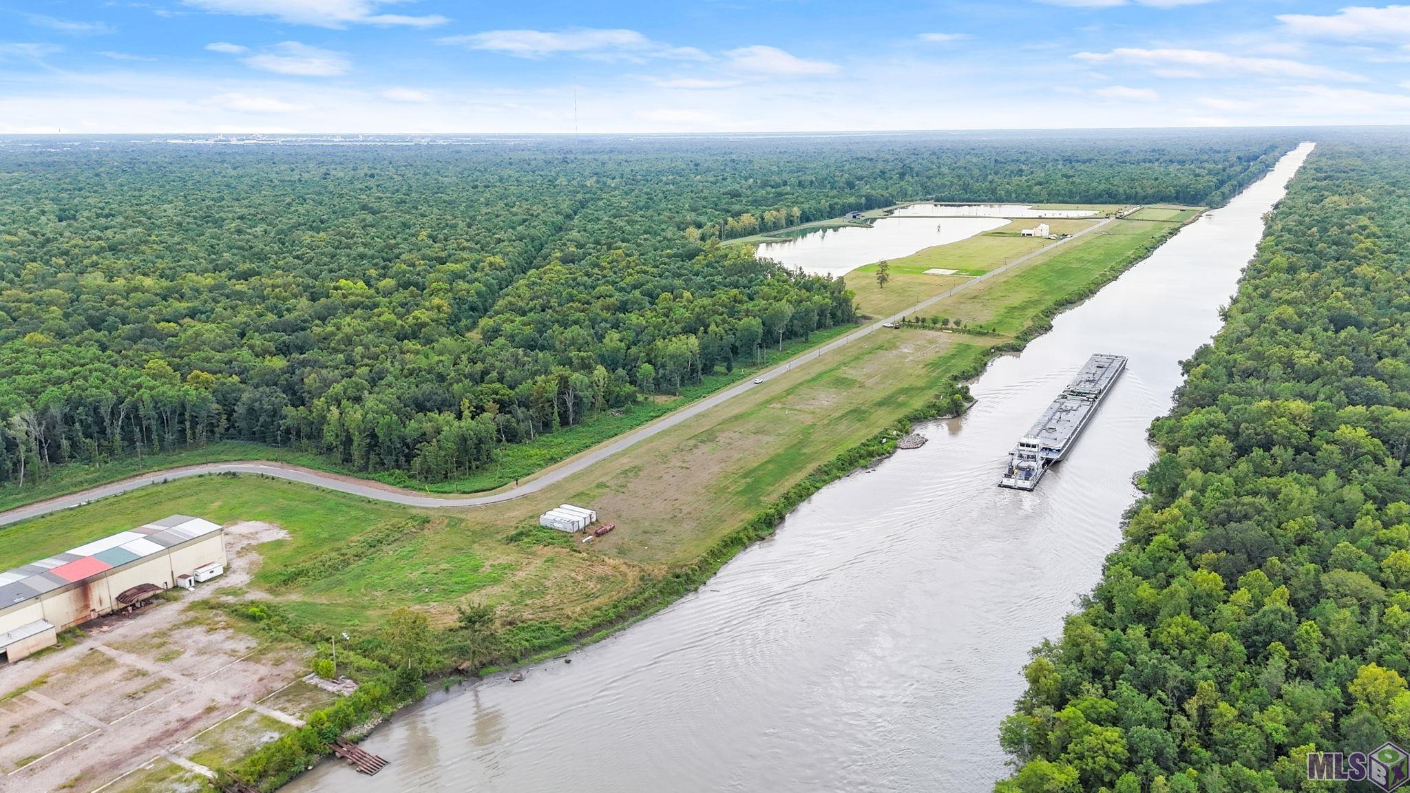 6046 MILL TOWN RD, Brusly, LA 70719