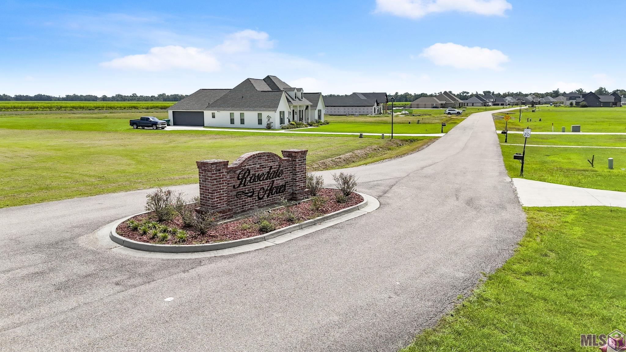 402 HARVEST LN, Port Allen, LA 70767