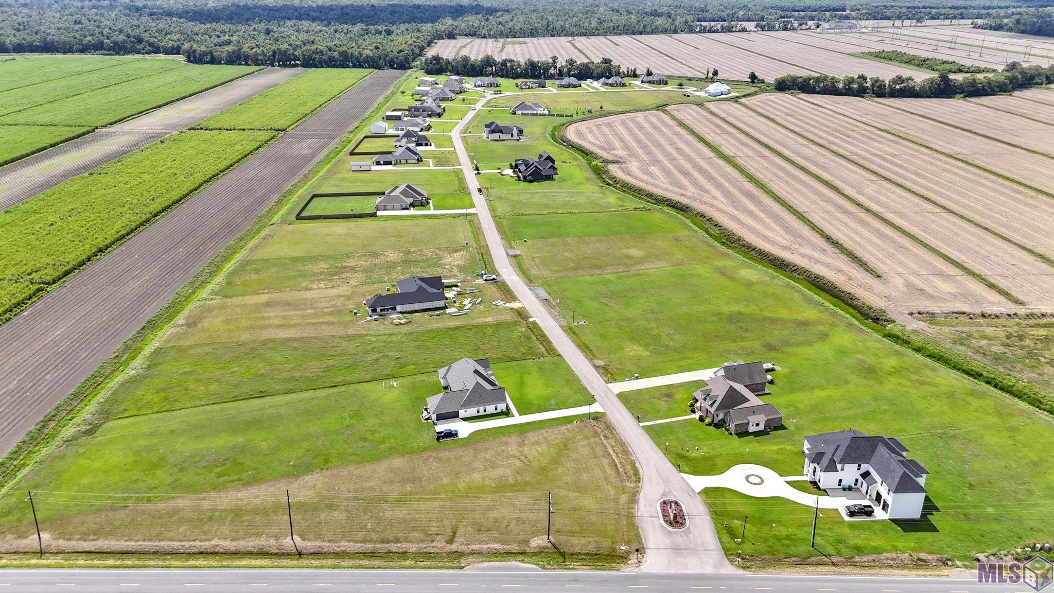 402 HARVEST LN, Port Allen, LA 70767