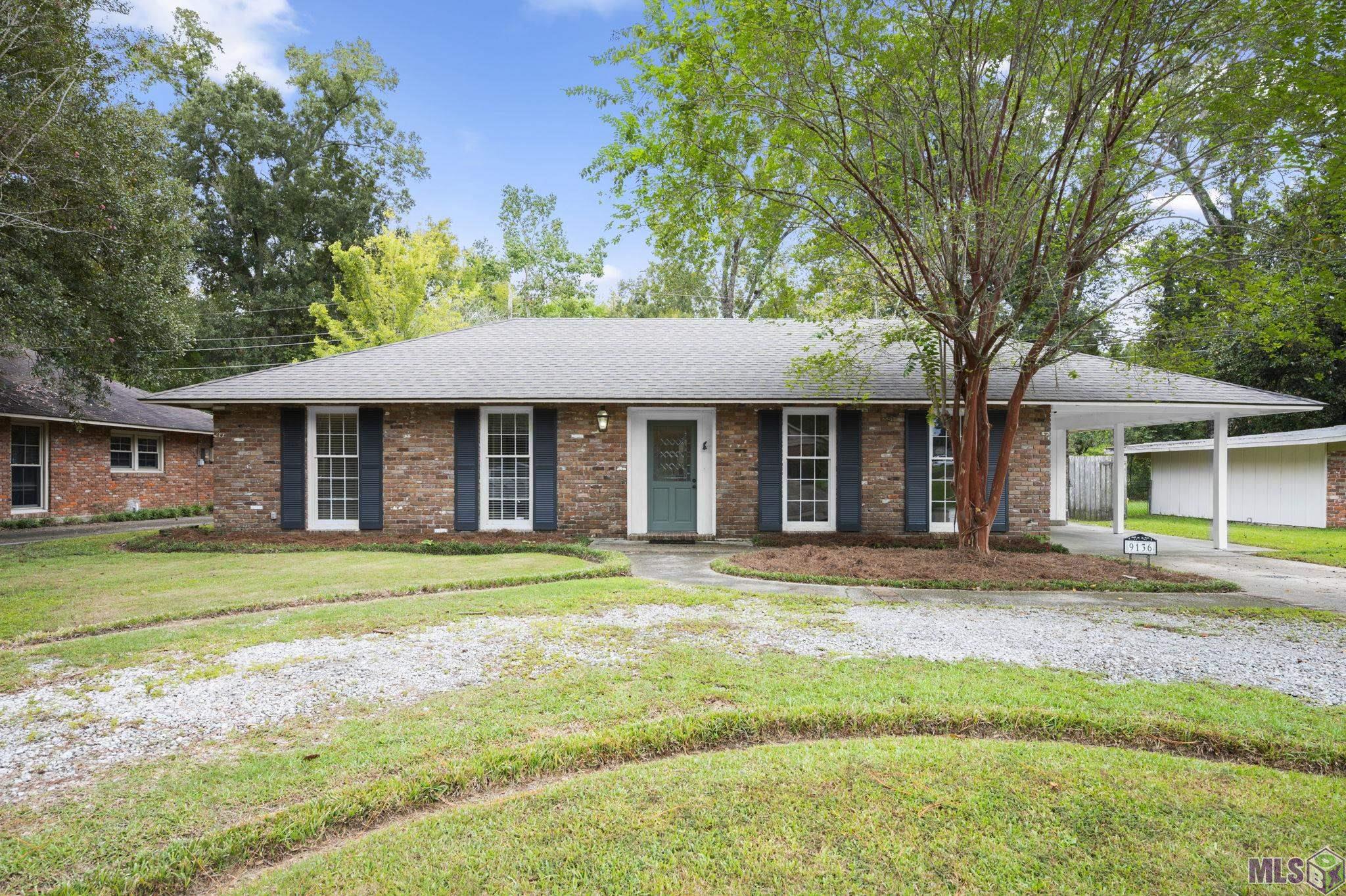 9136 S CONTOUR DR, Baton Rouge, LA 70809