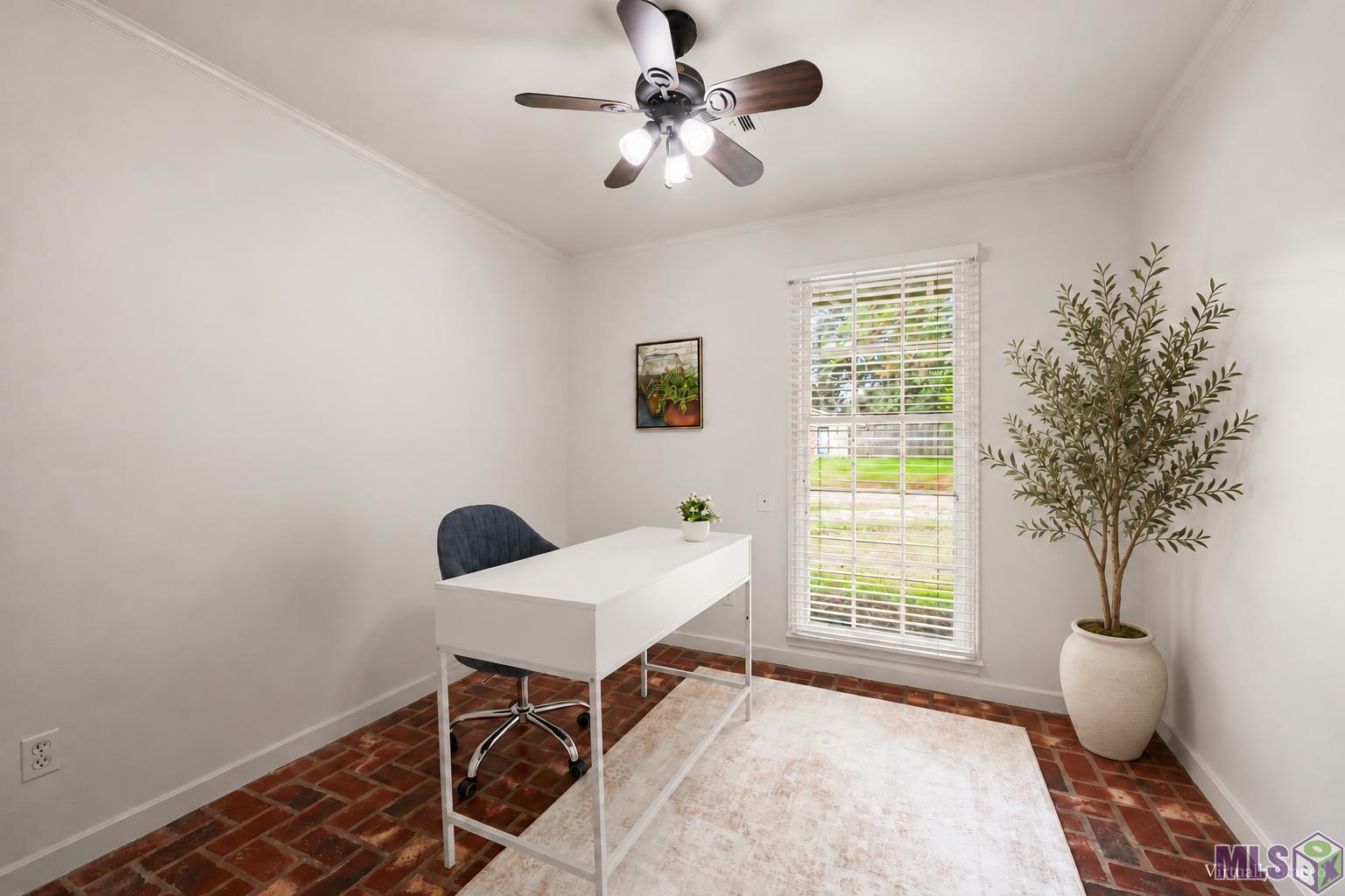 9136 S CONTOUR DR, Baton Rouge, LA 70809