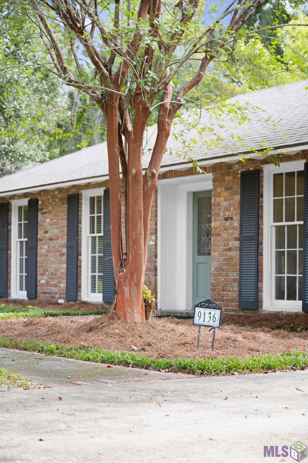9136 S CONTOUR DR, Baton Rouge, LA 70809
