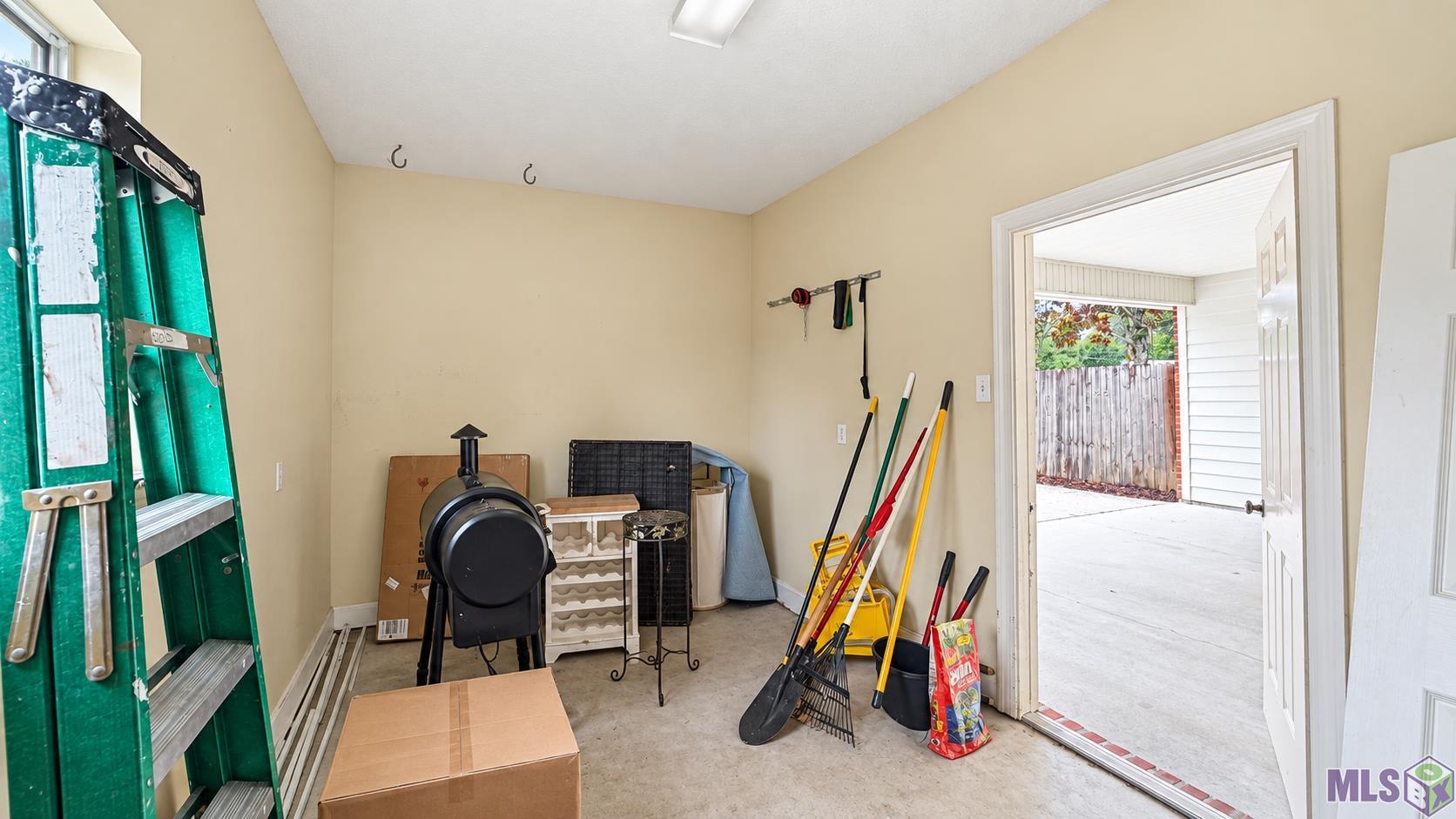 21458 DEWITT MAY RD, Livingston, LA 70754