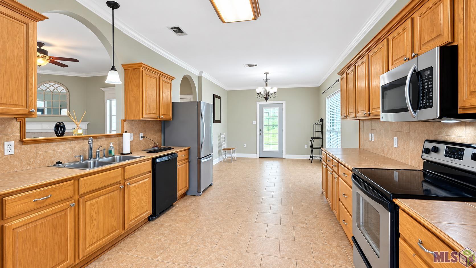 21458 DEWITT MAY RD, Livingston, LA 70754