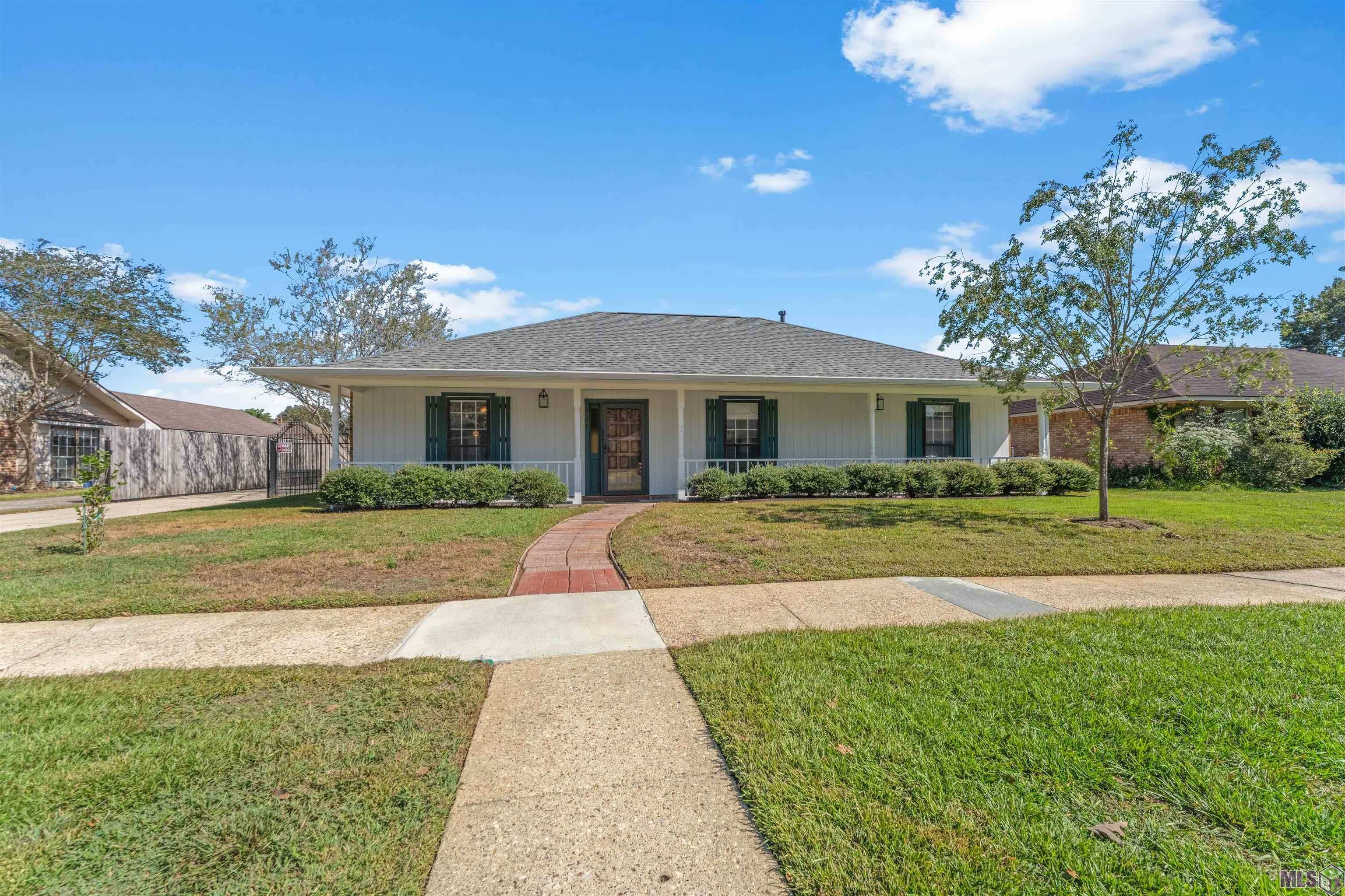 2137 SPRUCEWOOD DR, Baton Rouge, LA 70816