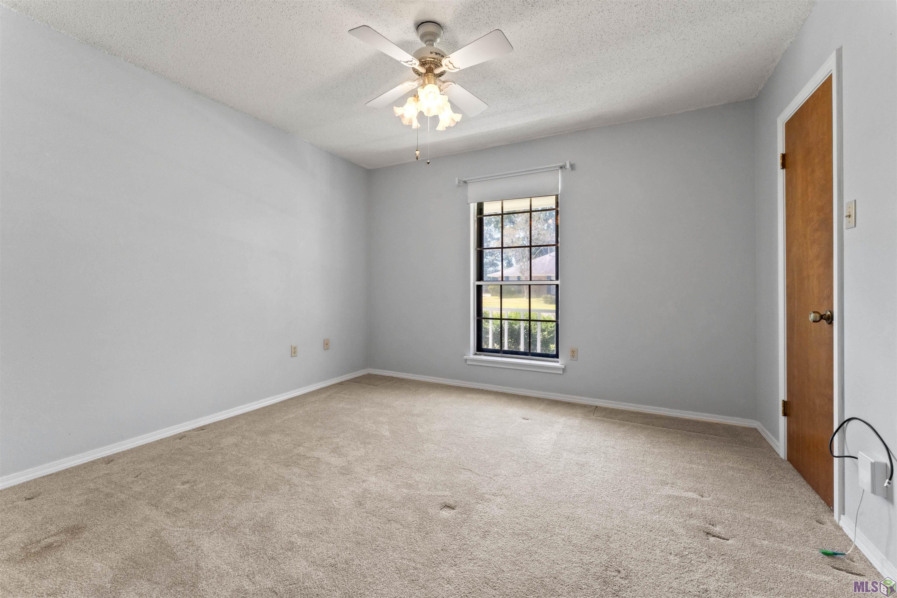 2137 SPRUCEWOOD DR, Baton Rouge, LA 70816