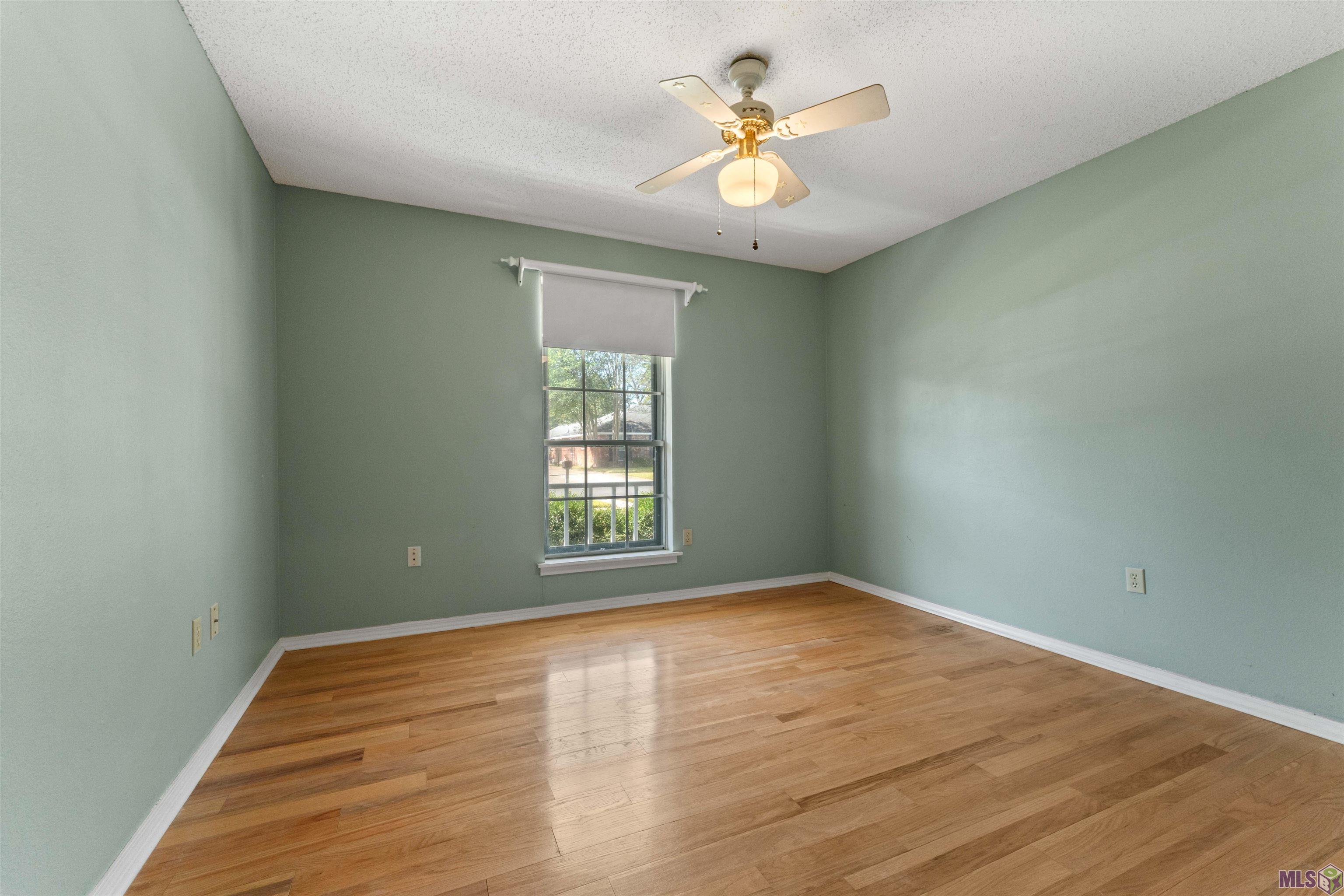 2137 SPRUCEWOOD DR, Baton Rouge, LA 70816