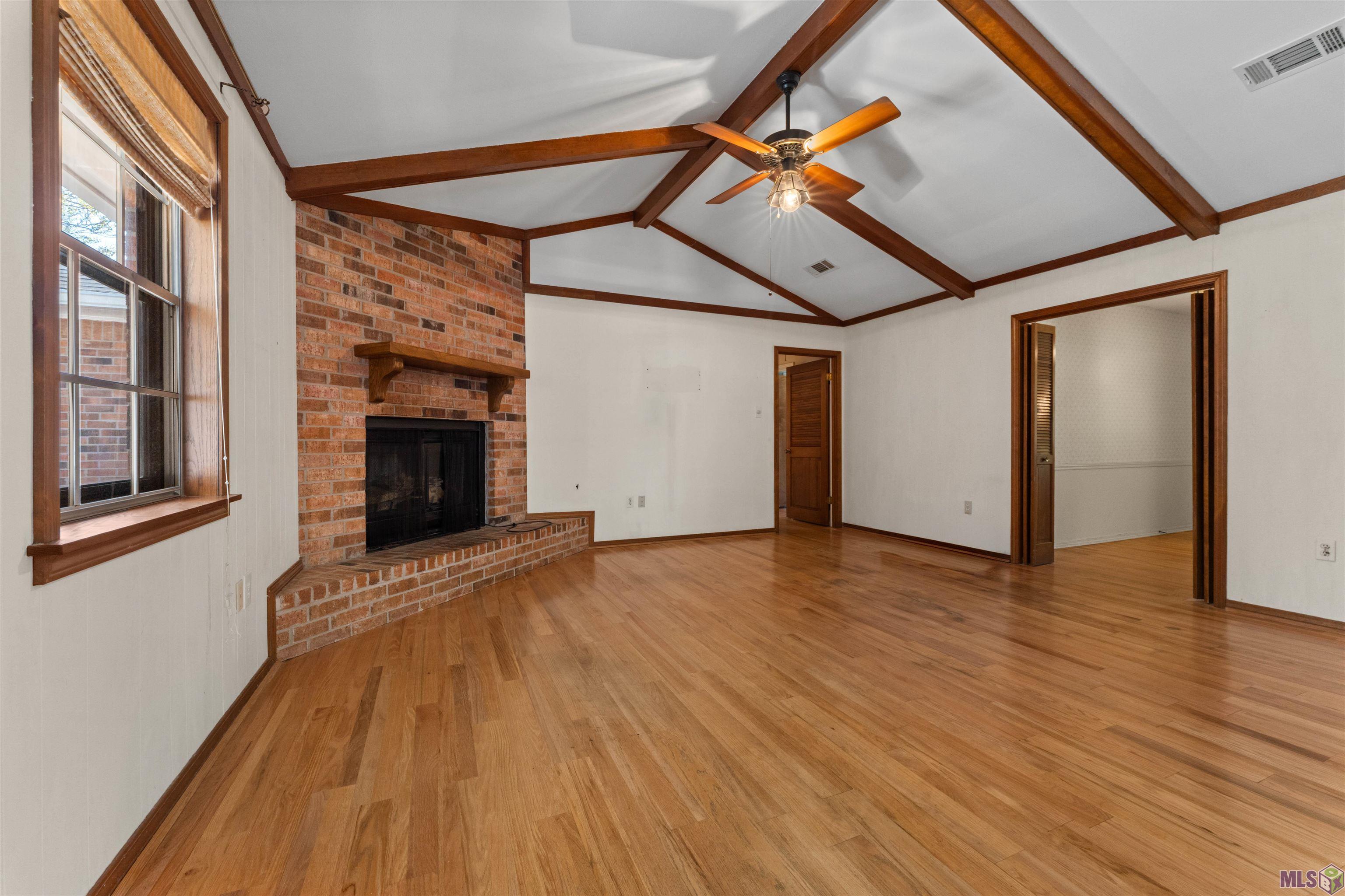 2137 SPRUCEWOOD DR, Baton Rouge, LA 70816