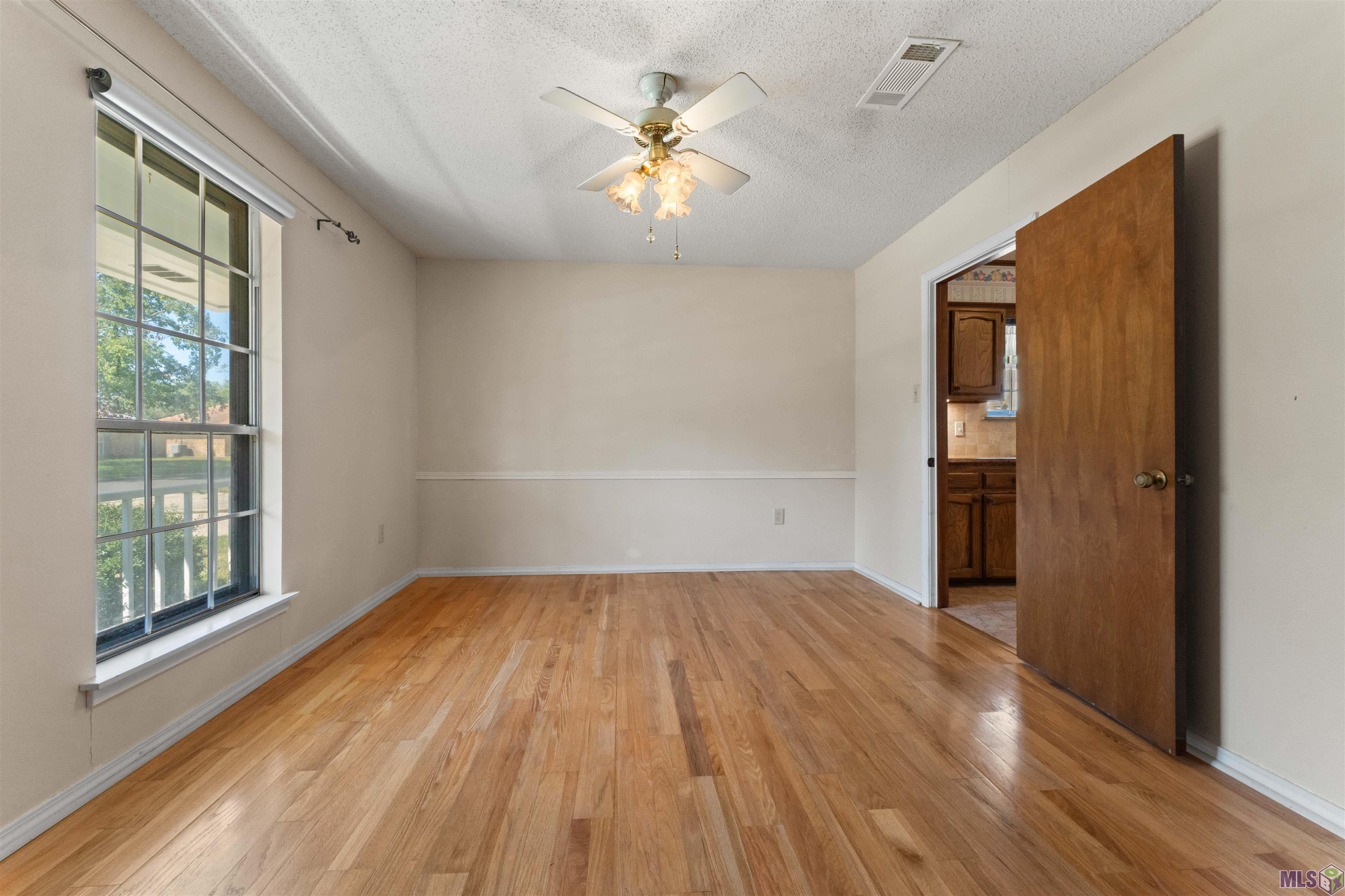 2137 SPRUCEWOOD DR, Baton Rouge, LA 70816