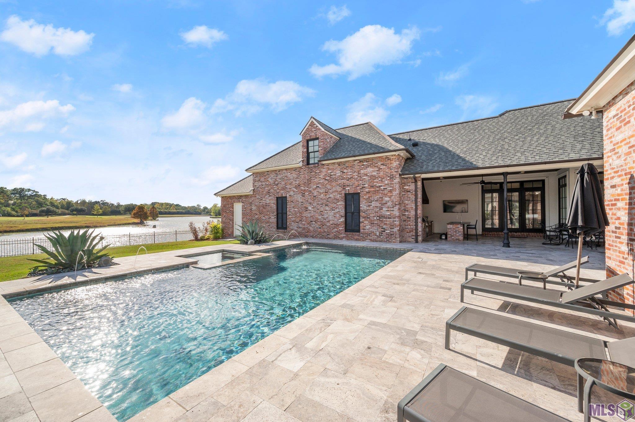 15344 Lake Crest View Dr, Baton Rouge, LA, 70810