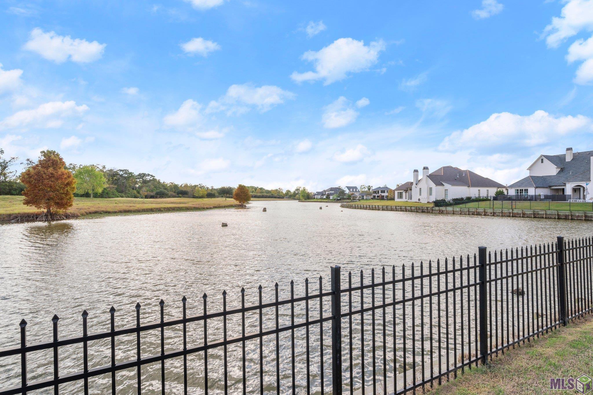 15344 Lake Crest View Dr, Baton Rouge, LA, 70810