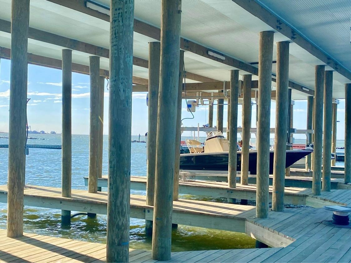 117 Boudreaux Ln, Grand Isle, LA, 70358