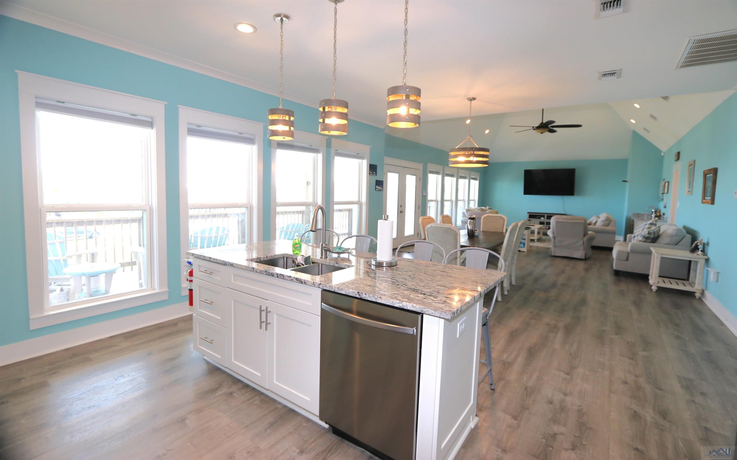 117 Boudreaux Ln, Grand Isle, LA, 70358