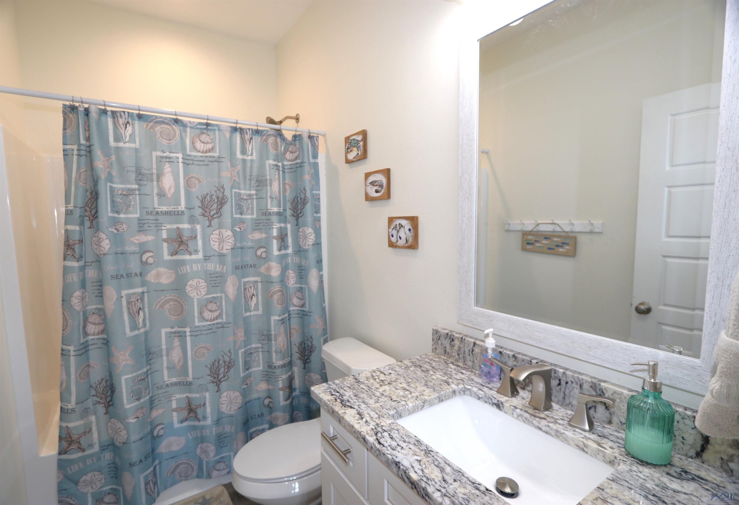 117 Boudreaux Ln, Grand Isle, LA, 70358