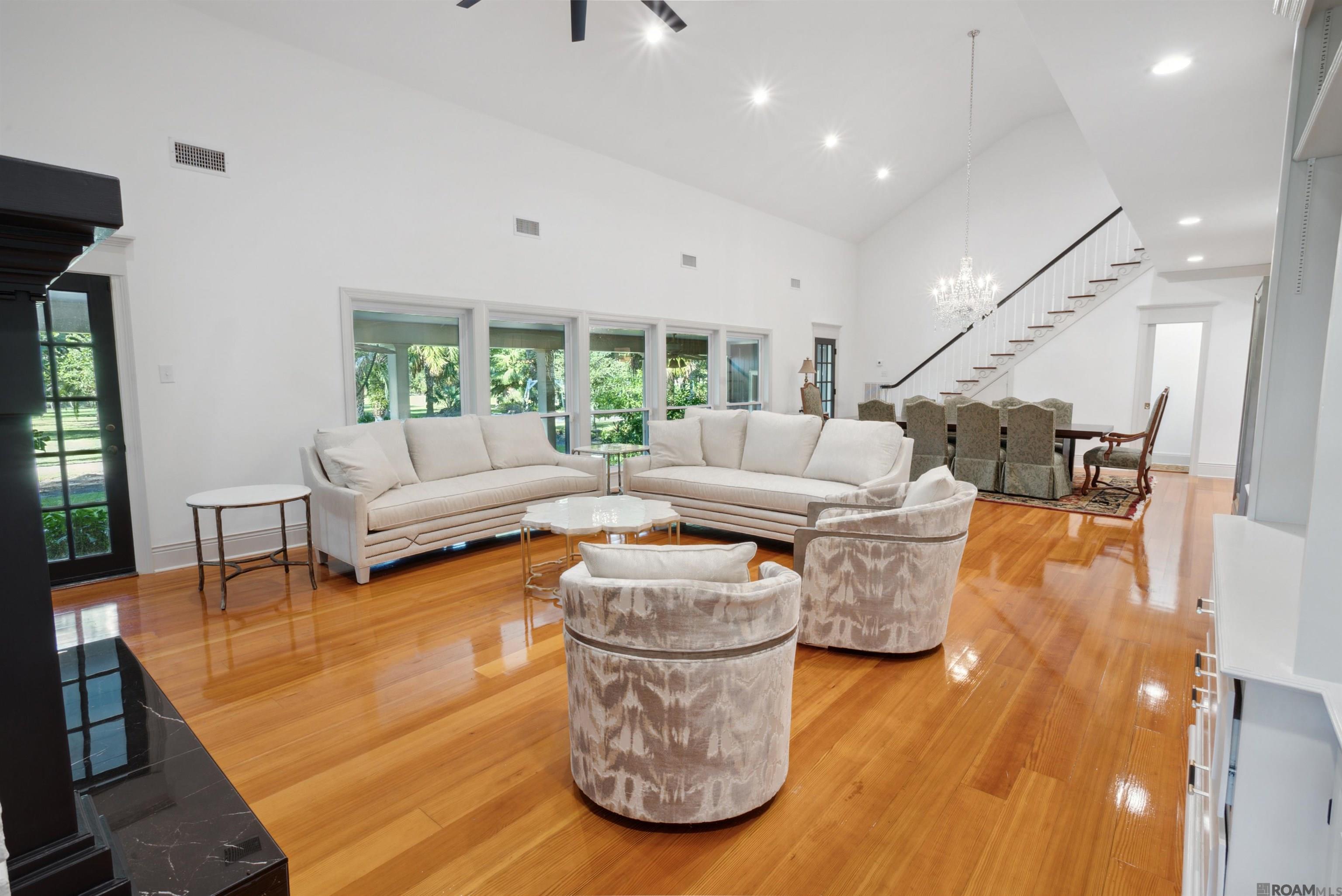 216 Ridgewood Blvd., Golden Meadow, LA, 70357