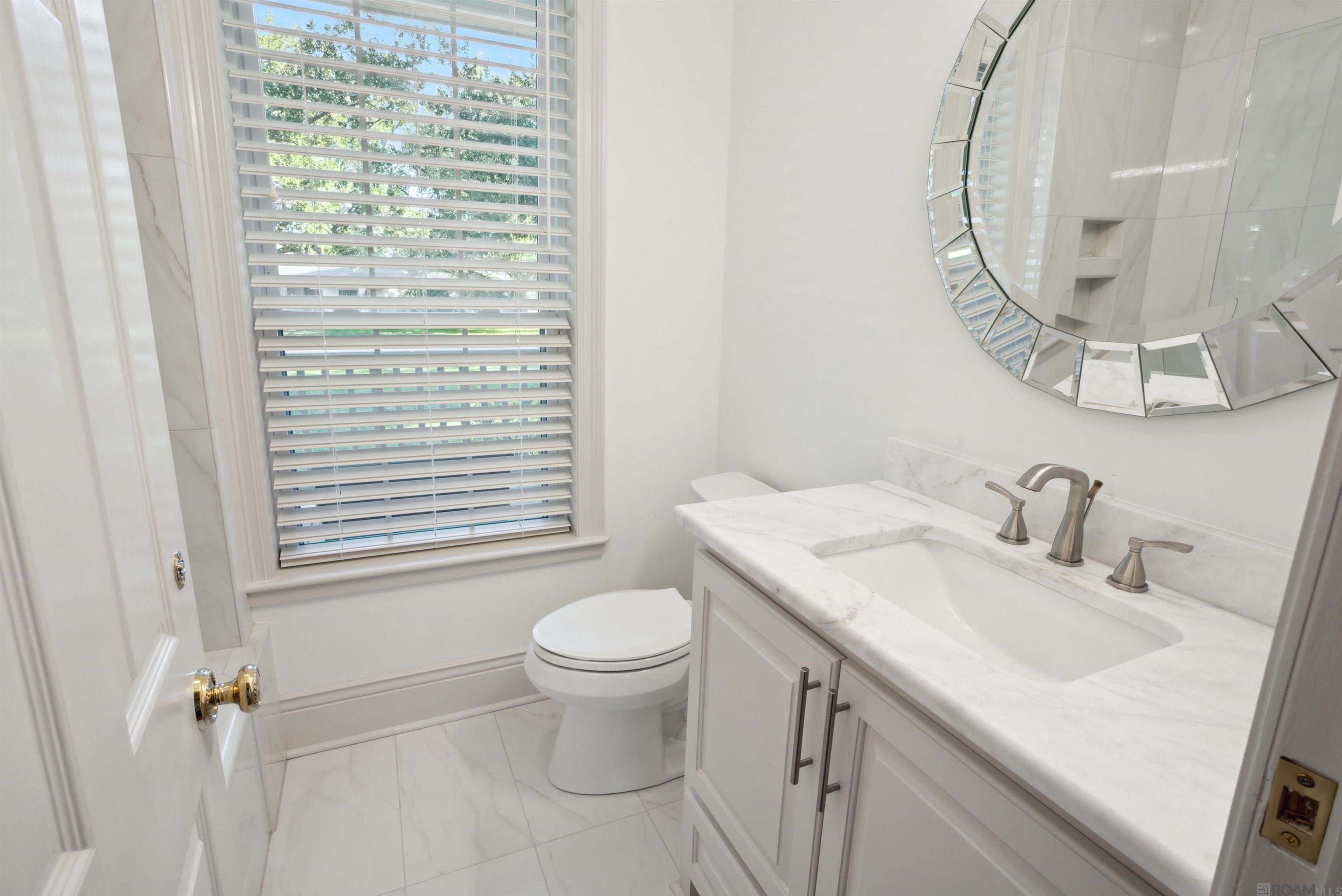 216 Ridgewood Blvd., Golden Meadow, LA, 70357