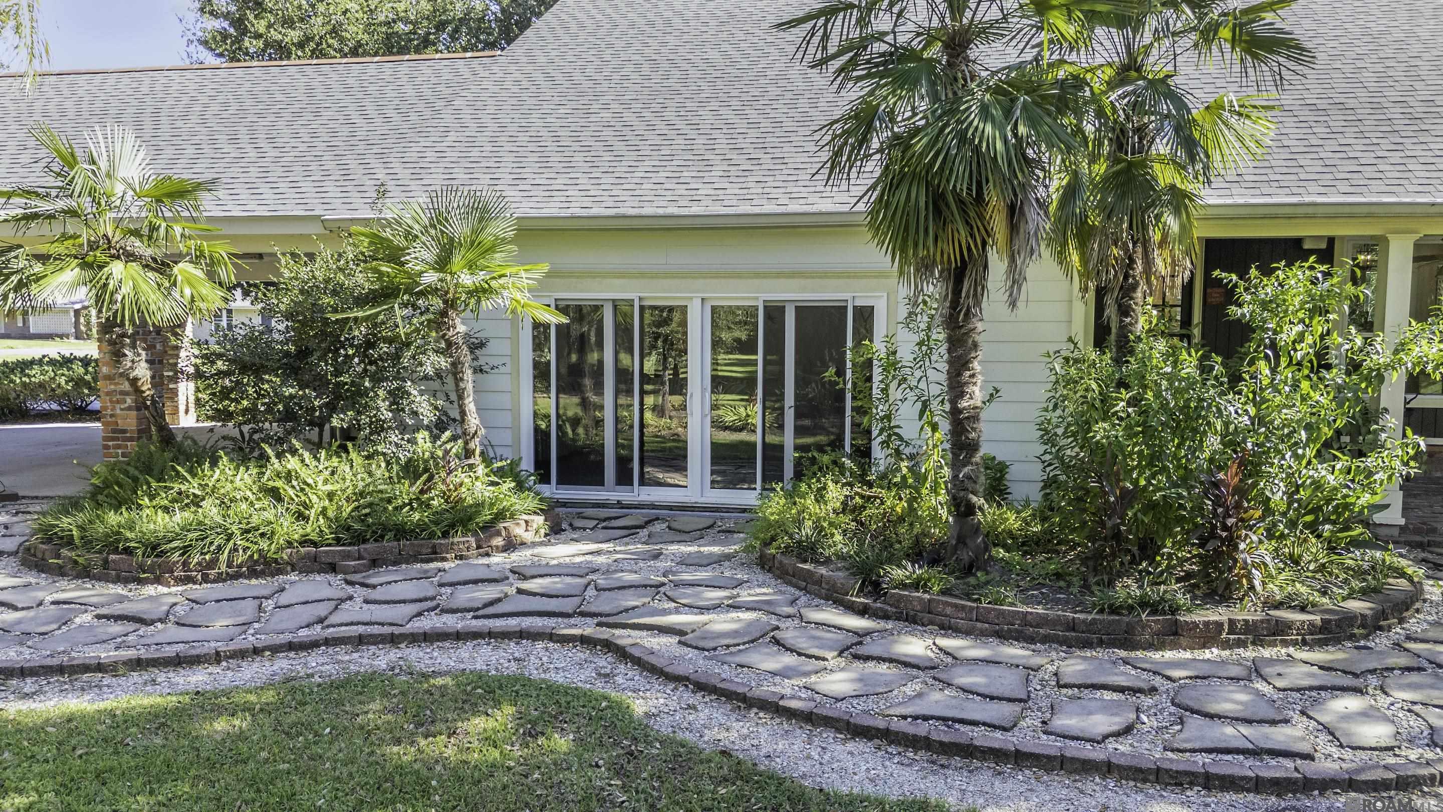 216 Ridgewood Blvd., Golden Meadow, LA, 70357