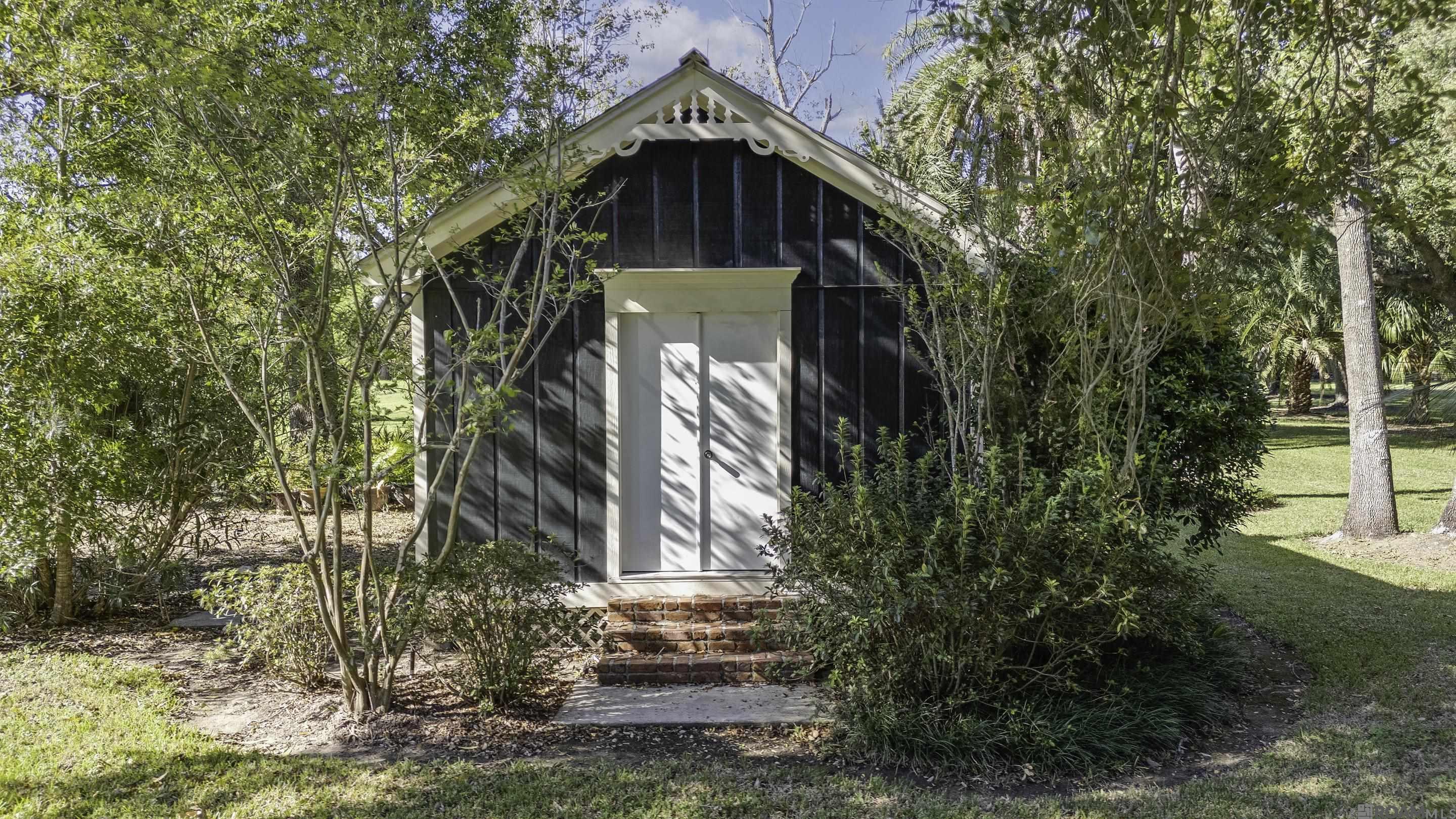 216 Ridgewood Blvd., Golden Meadow, LA, 70357