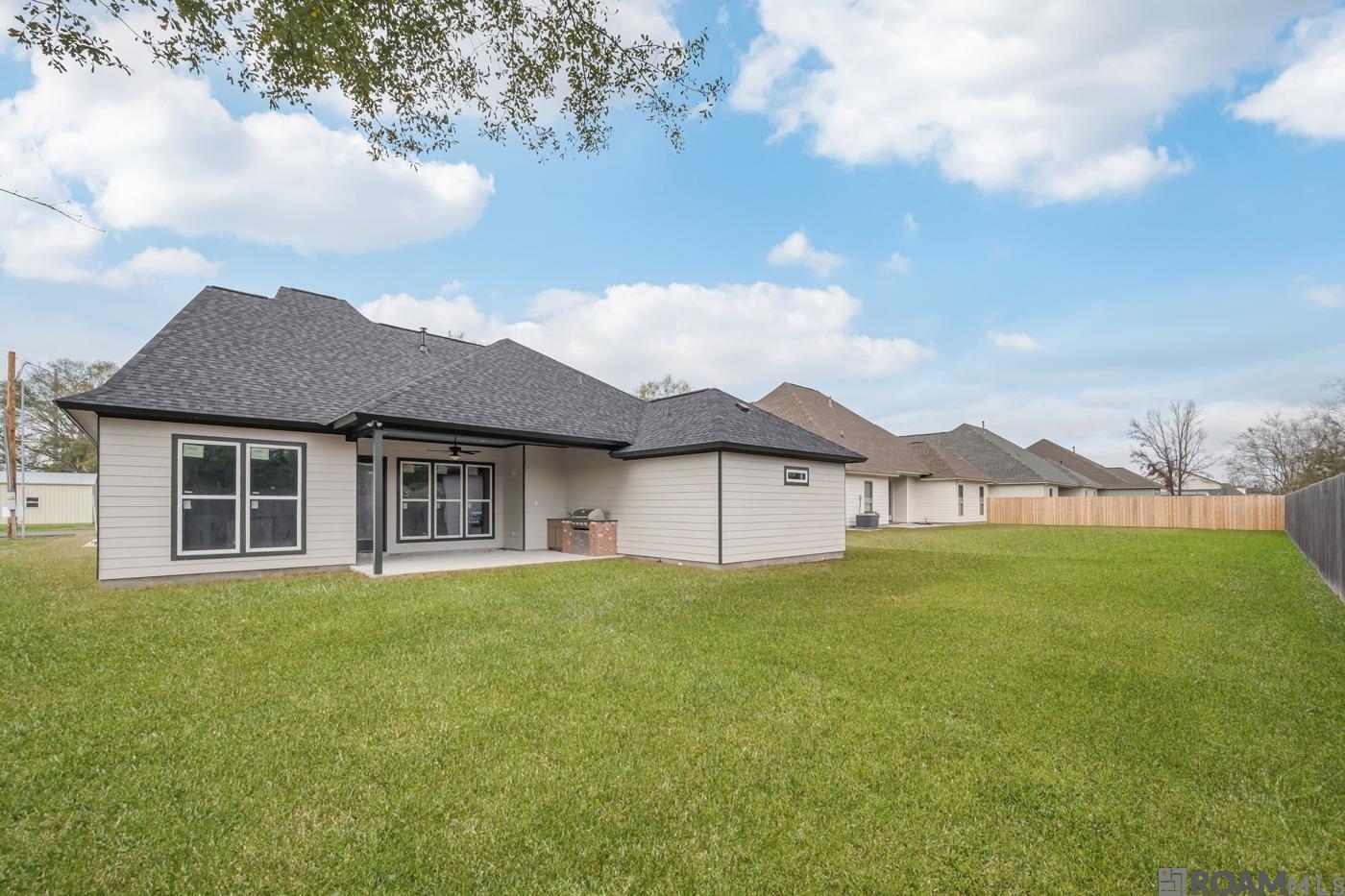 1728 N Linen Rd, Gonzales, LA, 70737