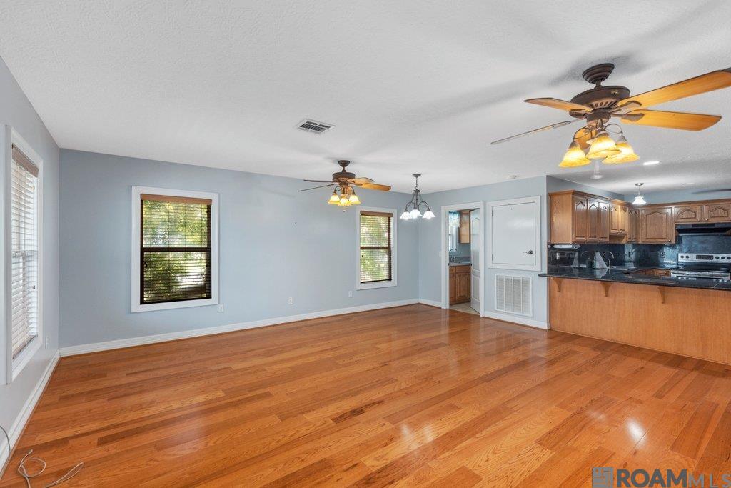 207 Hebert St, Lake Charles, LA, 70607