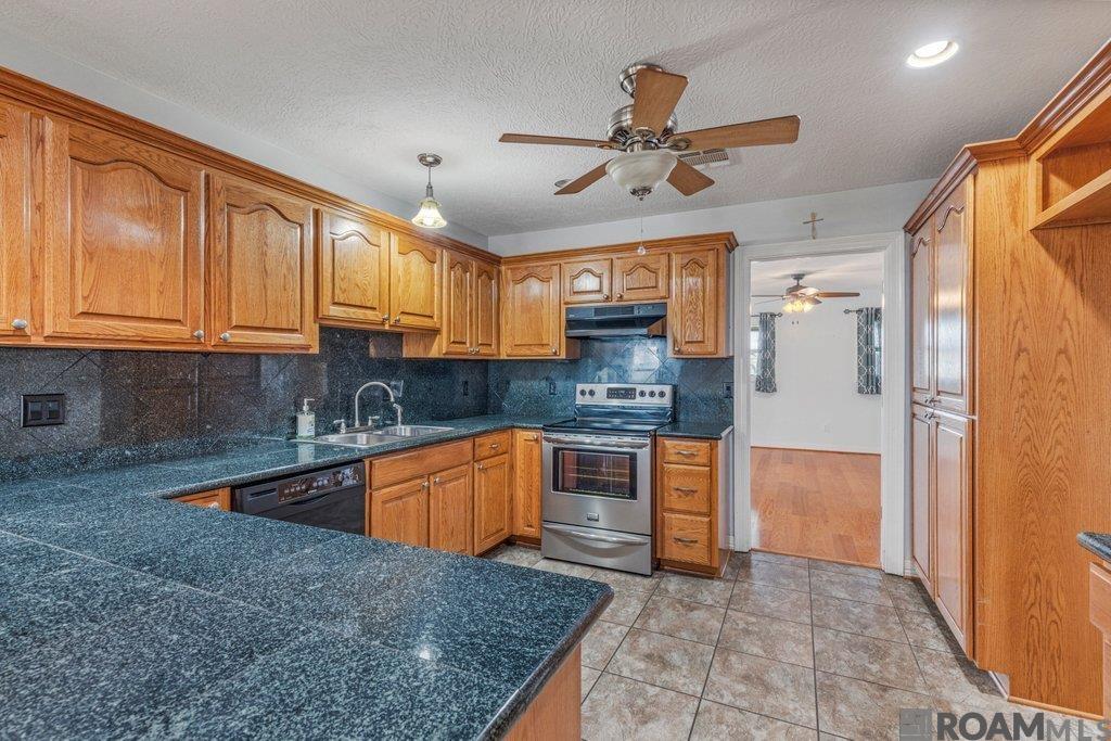 207 Hebert St, Lake Charles, LA, 70607