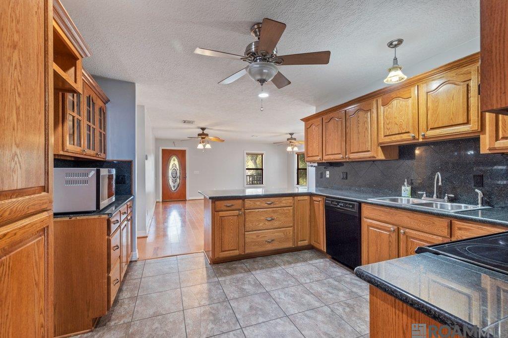 207 Hebert St, Lake Charles, LA, 70607