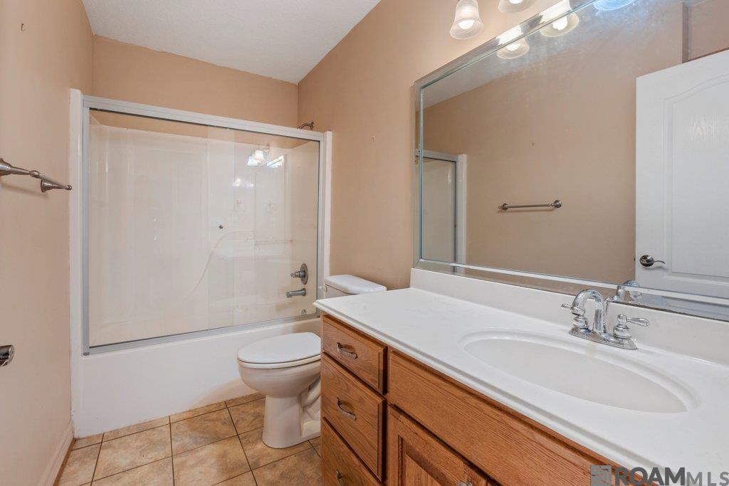 207 Hebert St, Lake Charles, LA, 70607